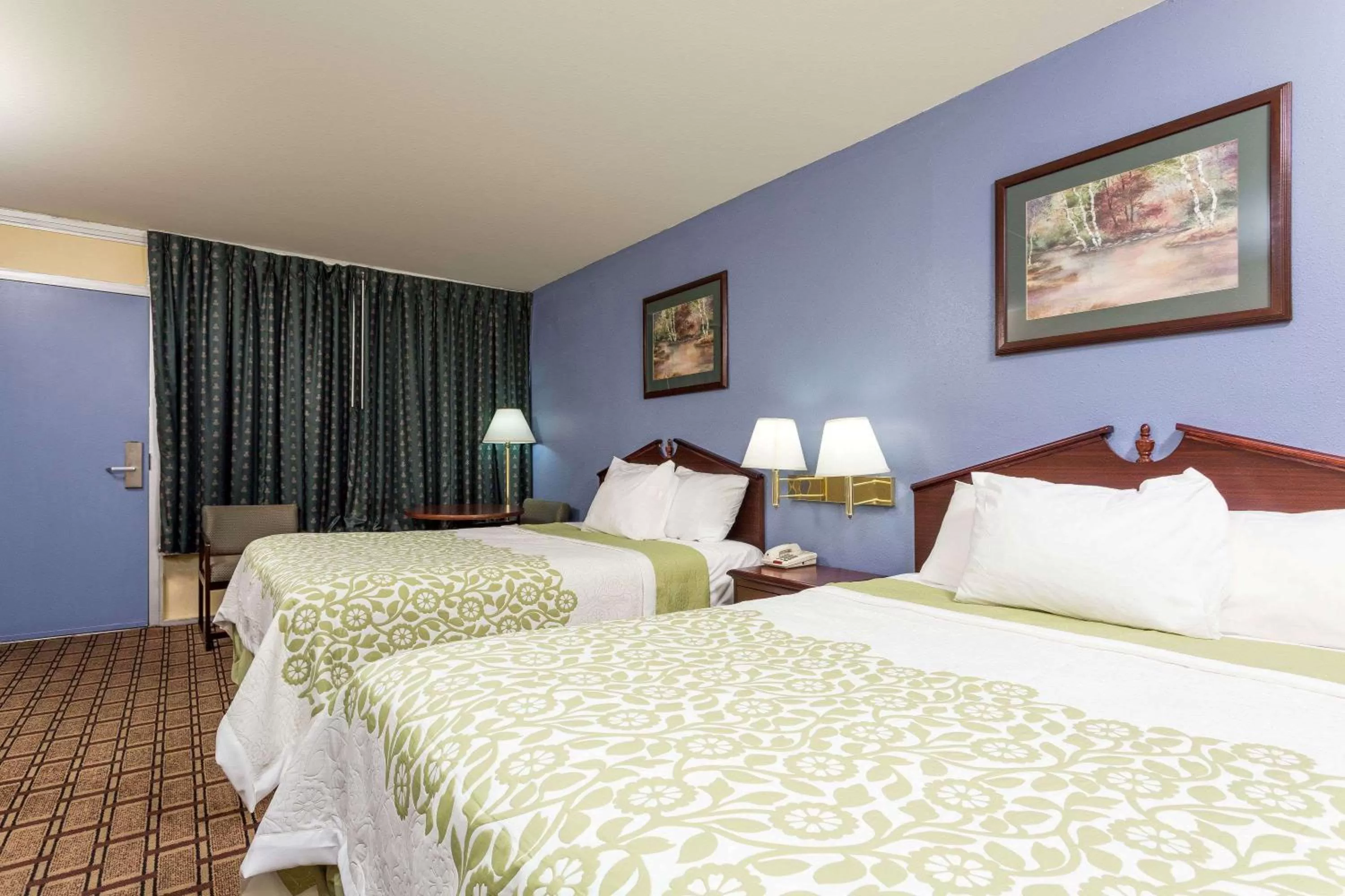 Photo of the whole room, Bed in Days Inn by Wyndham Dickson