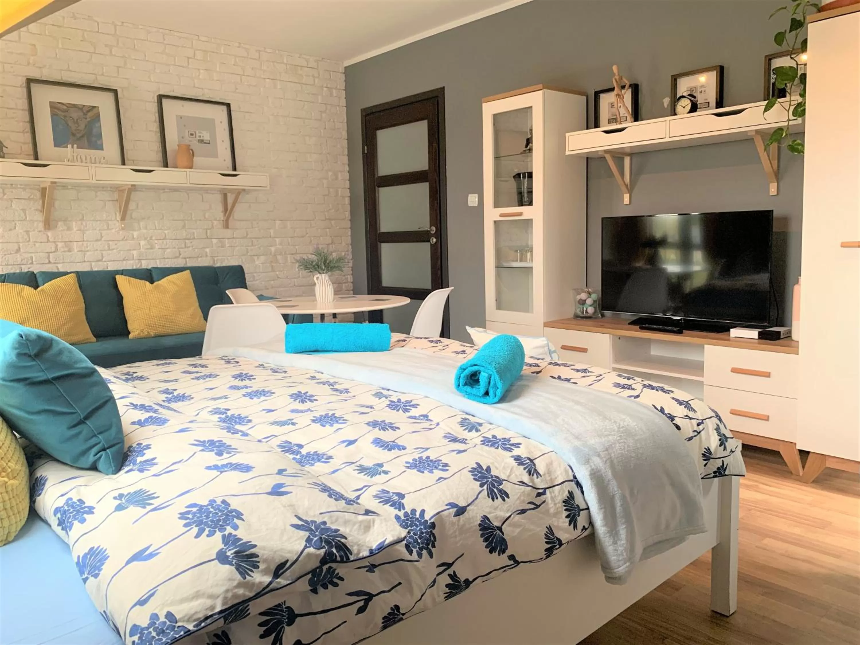 Photo of the whole room, Bed in Dom z Sauną i Jacuzzi- na wyłączność lub pokoje