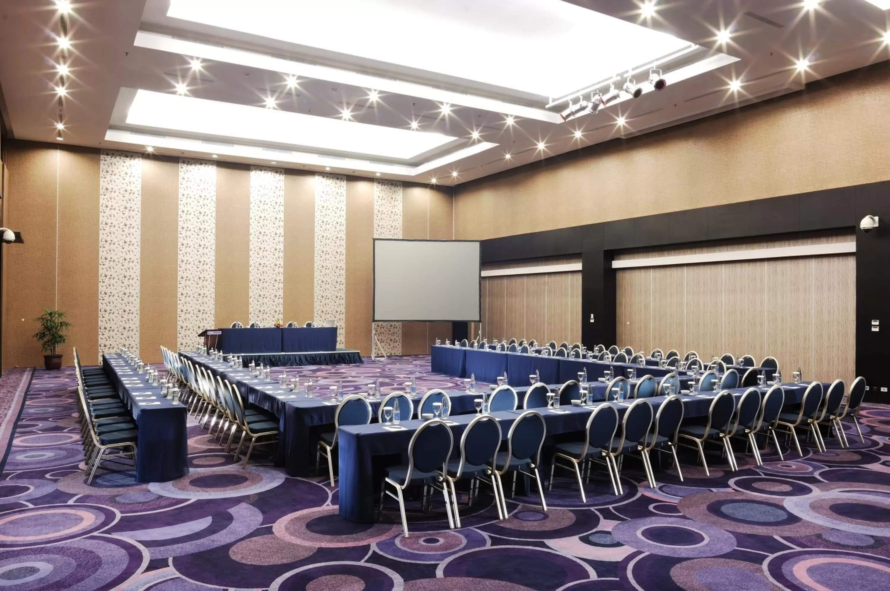 Business facilities in Holiday Inn Bandung Pasteur by IHG