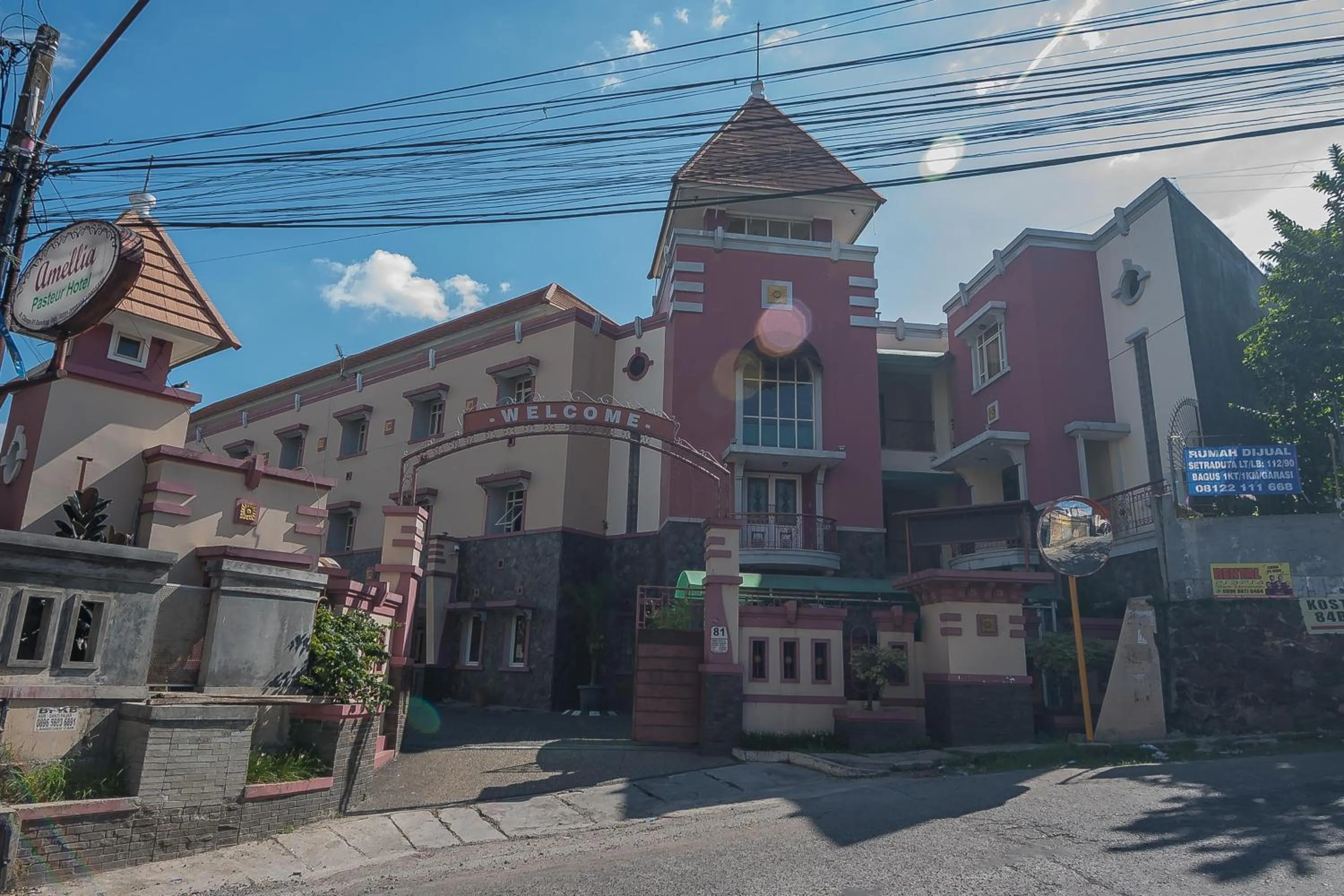 Property building in RedDoorz at Amellia Pasteur Bandung