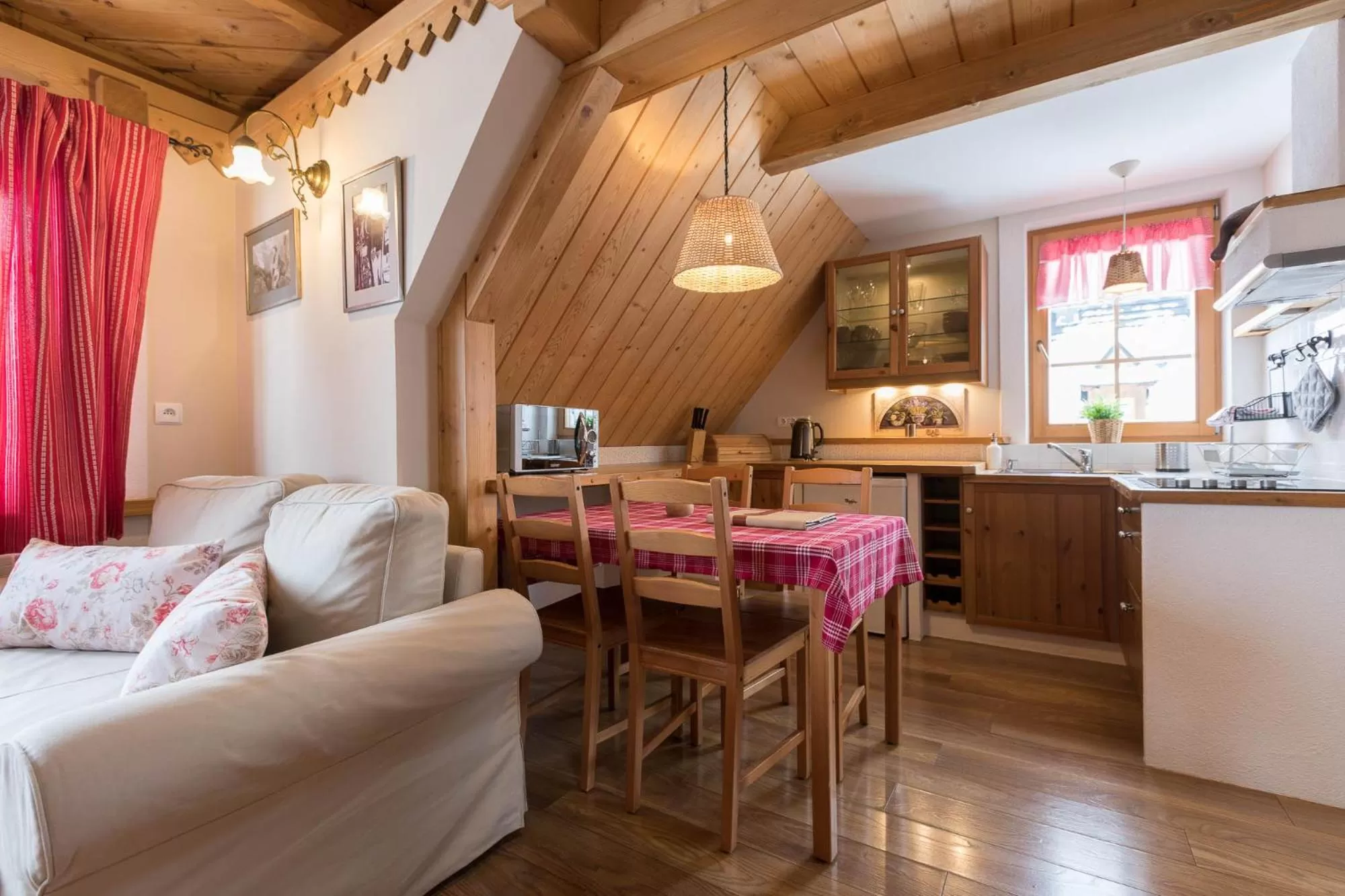 Seating area in Bambi Cottage