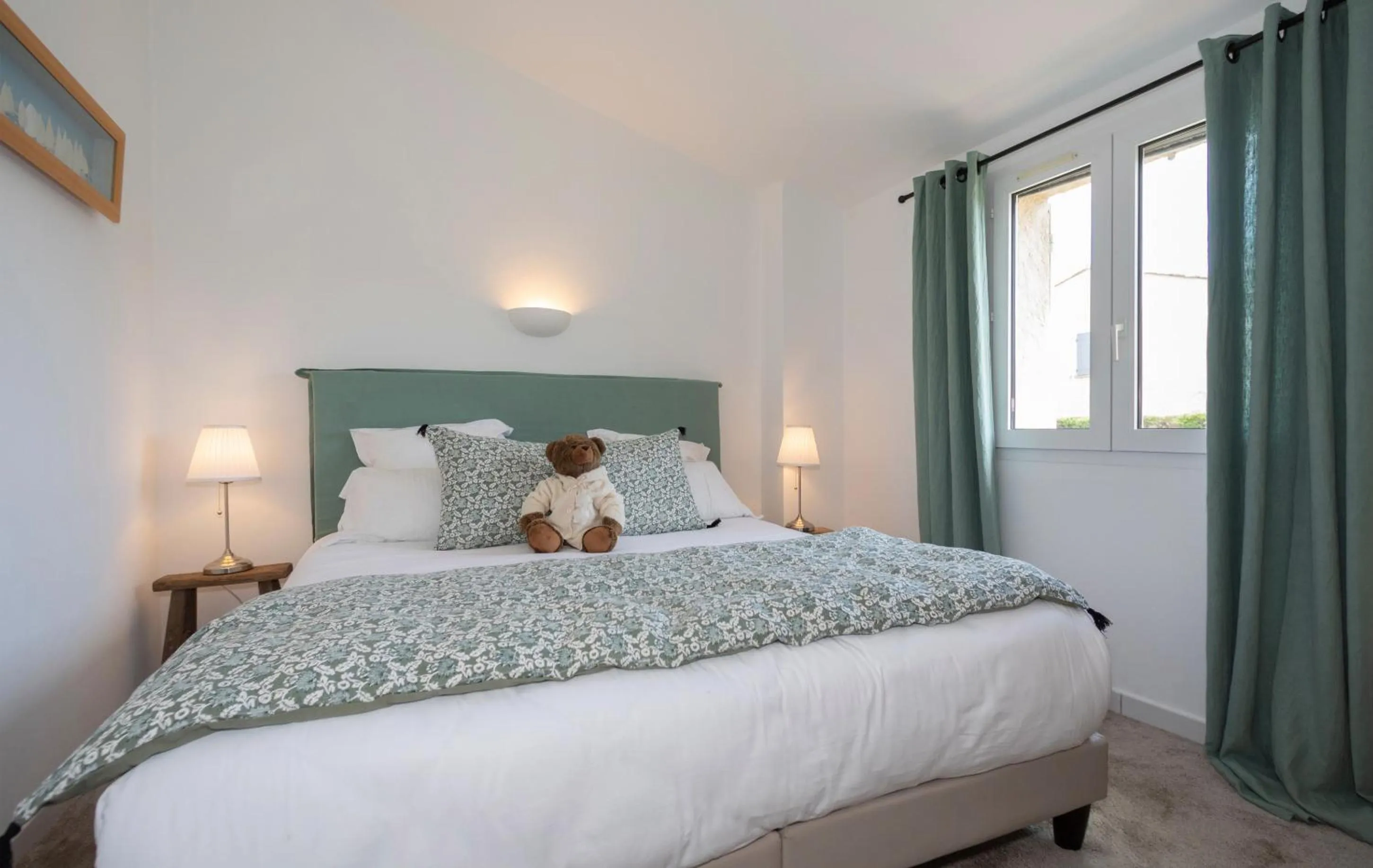 Decorative detail, Bed in Hôtel Font Mourier