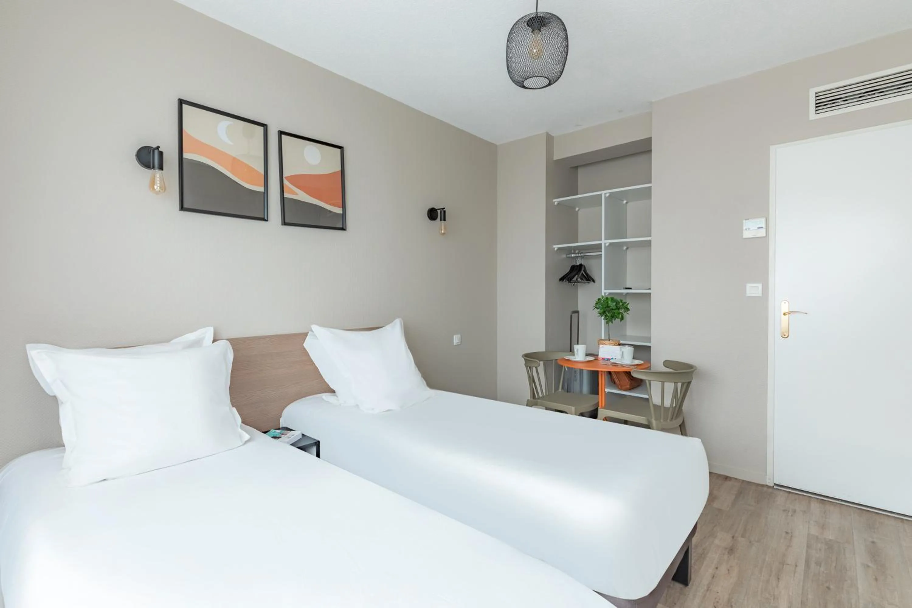 Bed in Appart'City Classic Bordeaux Centre