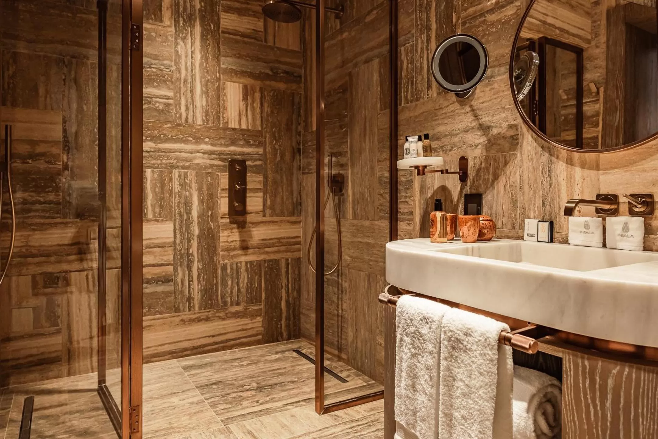 Shower in Iniala Harbour House