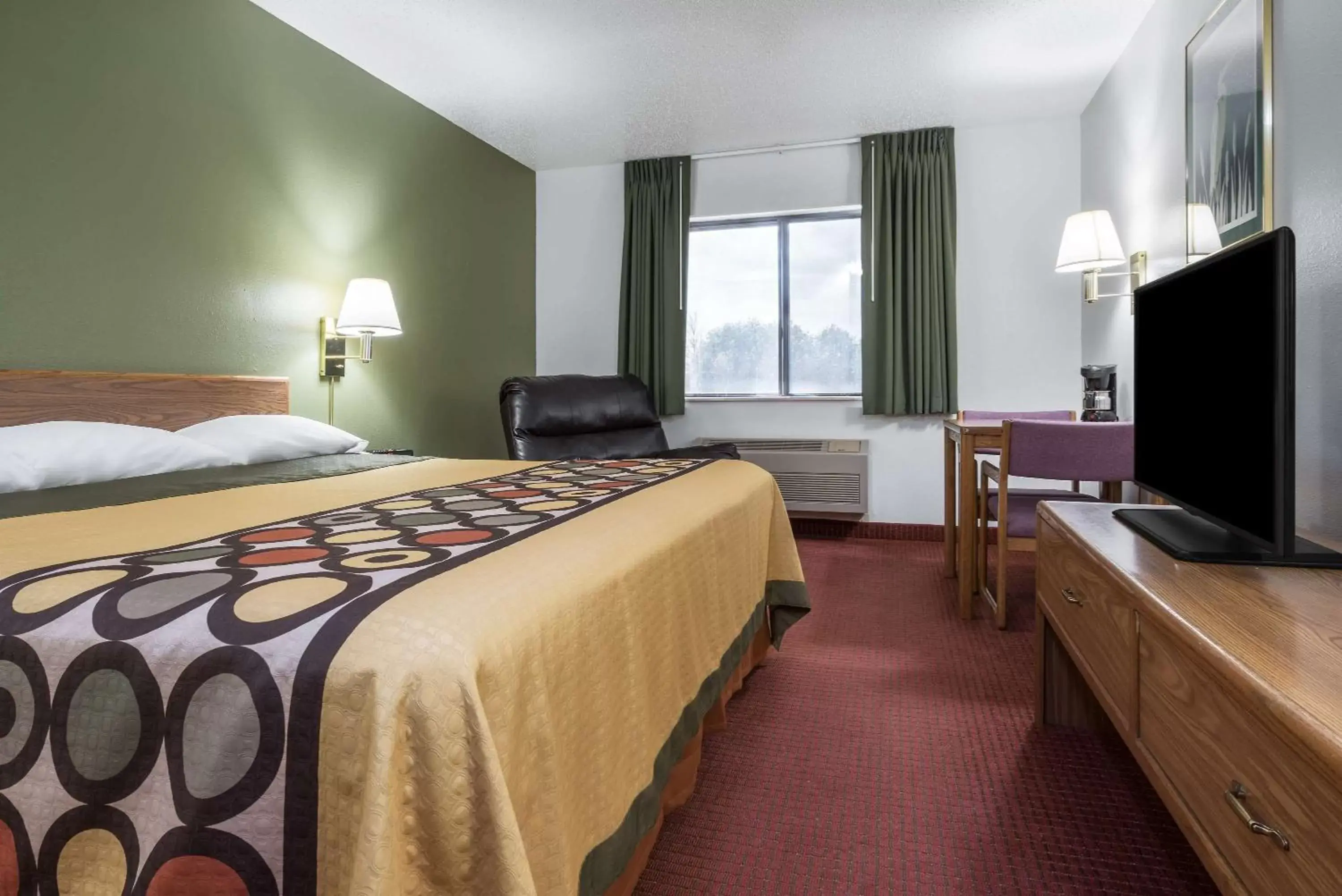 King Room - Non-Smoking in Super 8 by Wyndham Fond Du Lac King Room - Non-Smoking in Super 8 by Wyndham Fond Du Lac