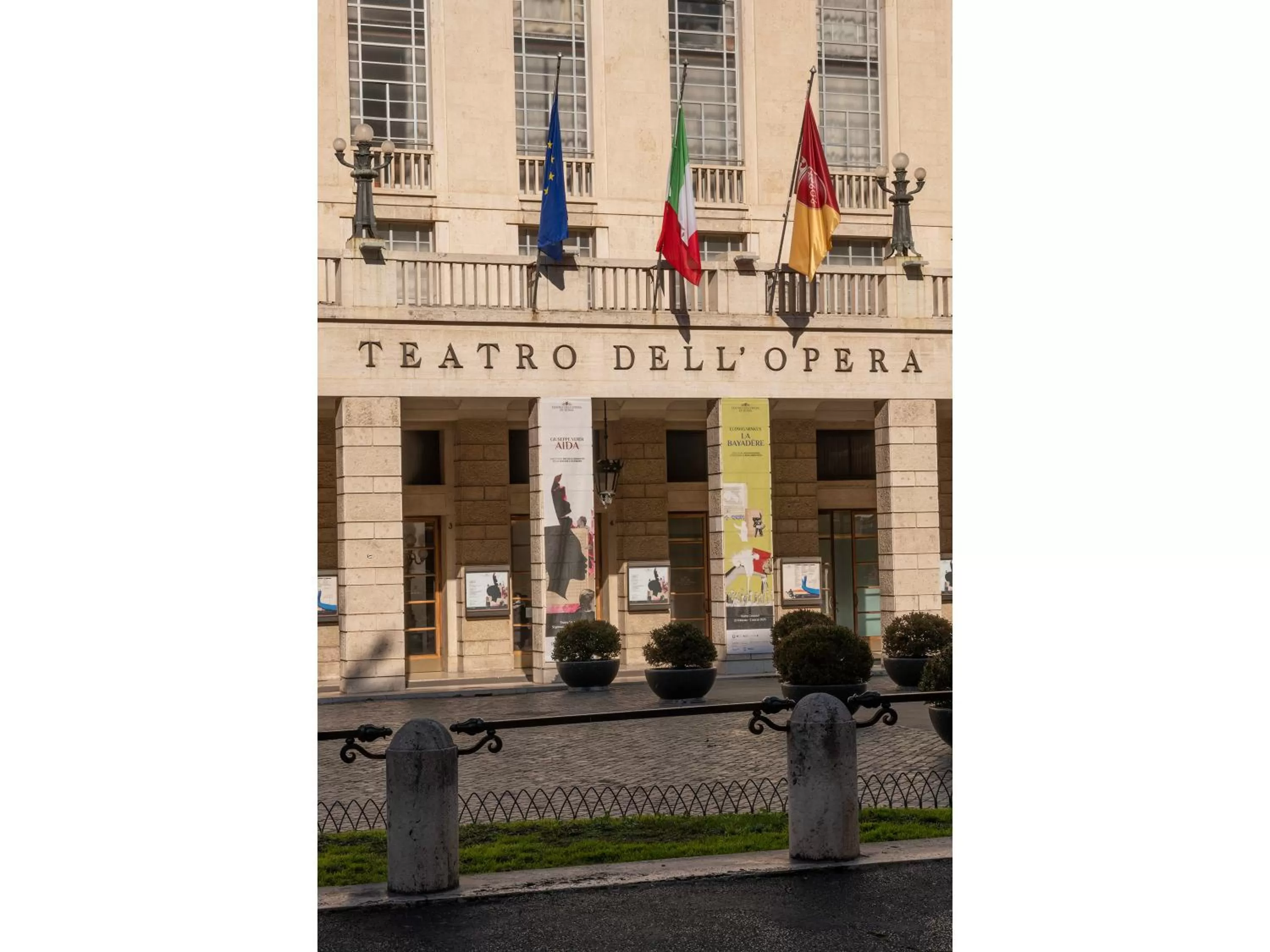 Property building in Golden Tulip Rome Piram