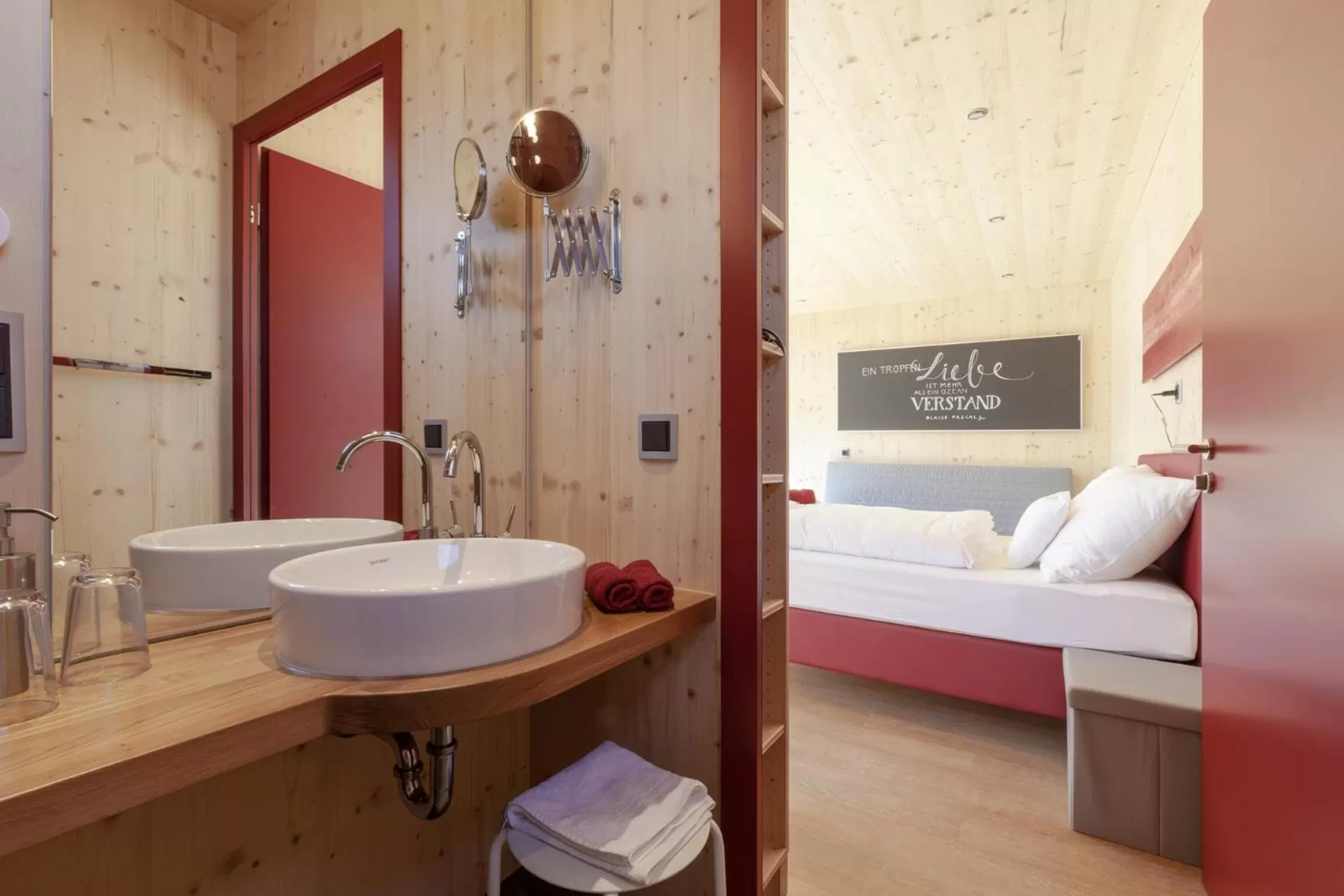 Photo of the whole room, Bed in mein kleinHOTEL