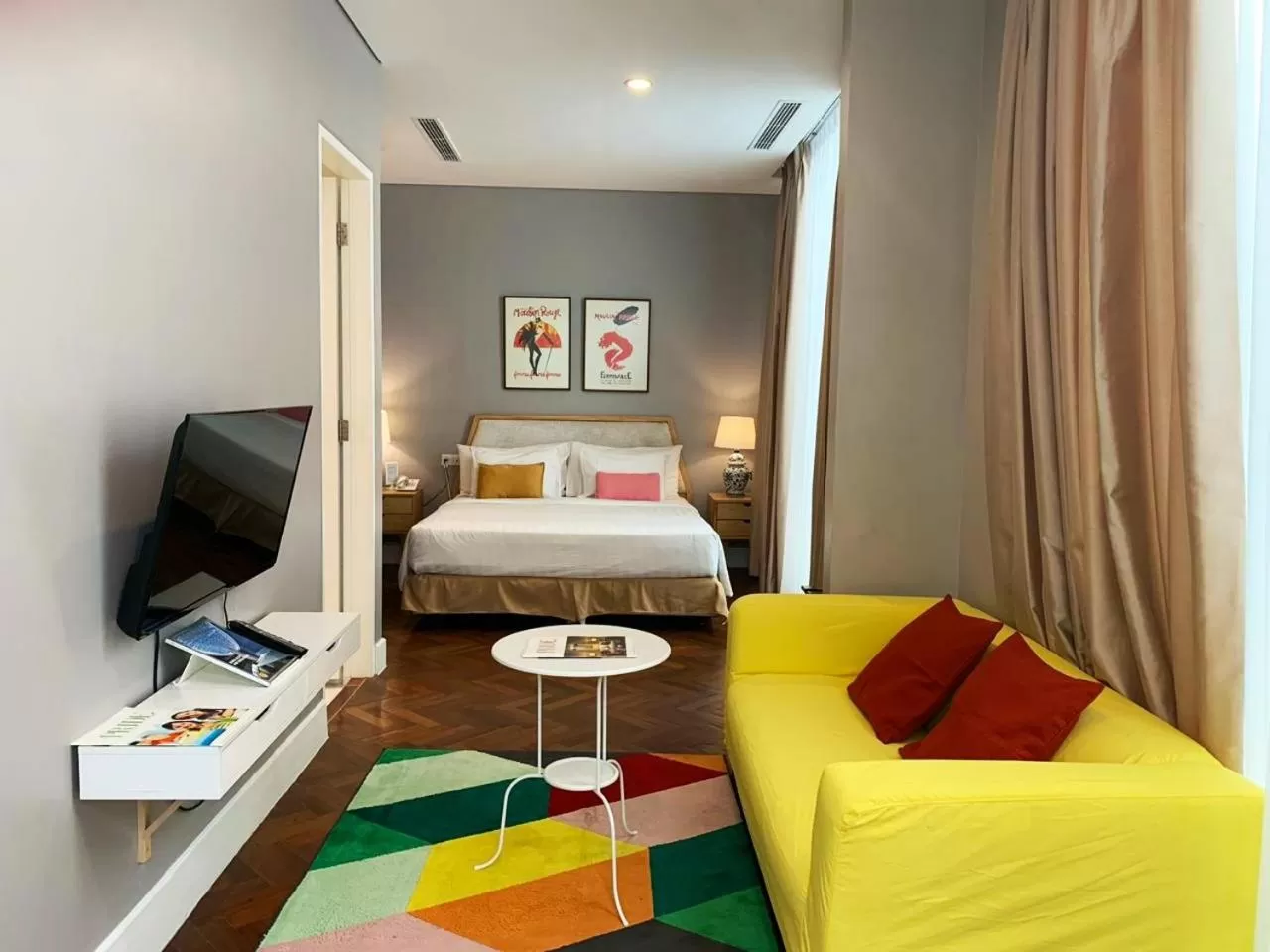 Photo of the whole room, Bed in White Tree Residence