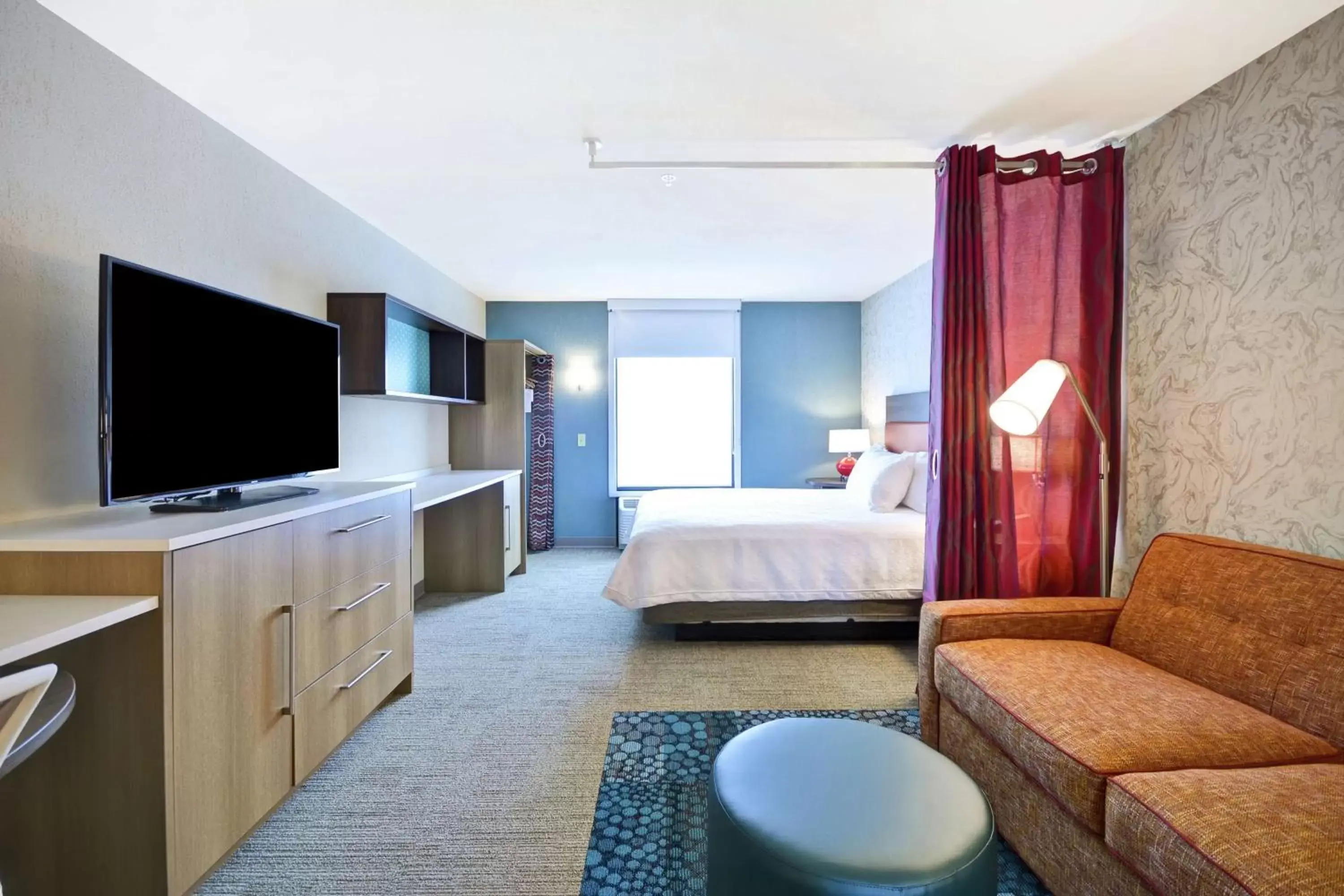 Queen Suite - Mobility/Hearing Accessible - Non-Smoking in Home2 Suites By Hilton Portland Airport Queen Suite - Mobility/Hearing Accessible - Non-Smoking in Home2 Suites By Hilton Portland Airport