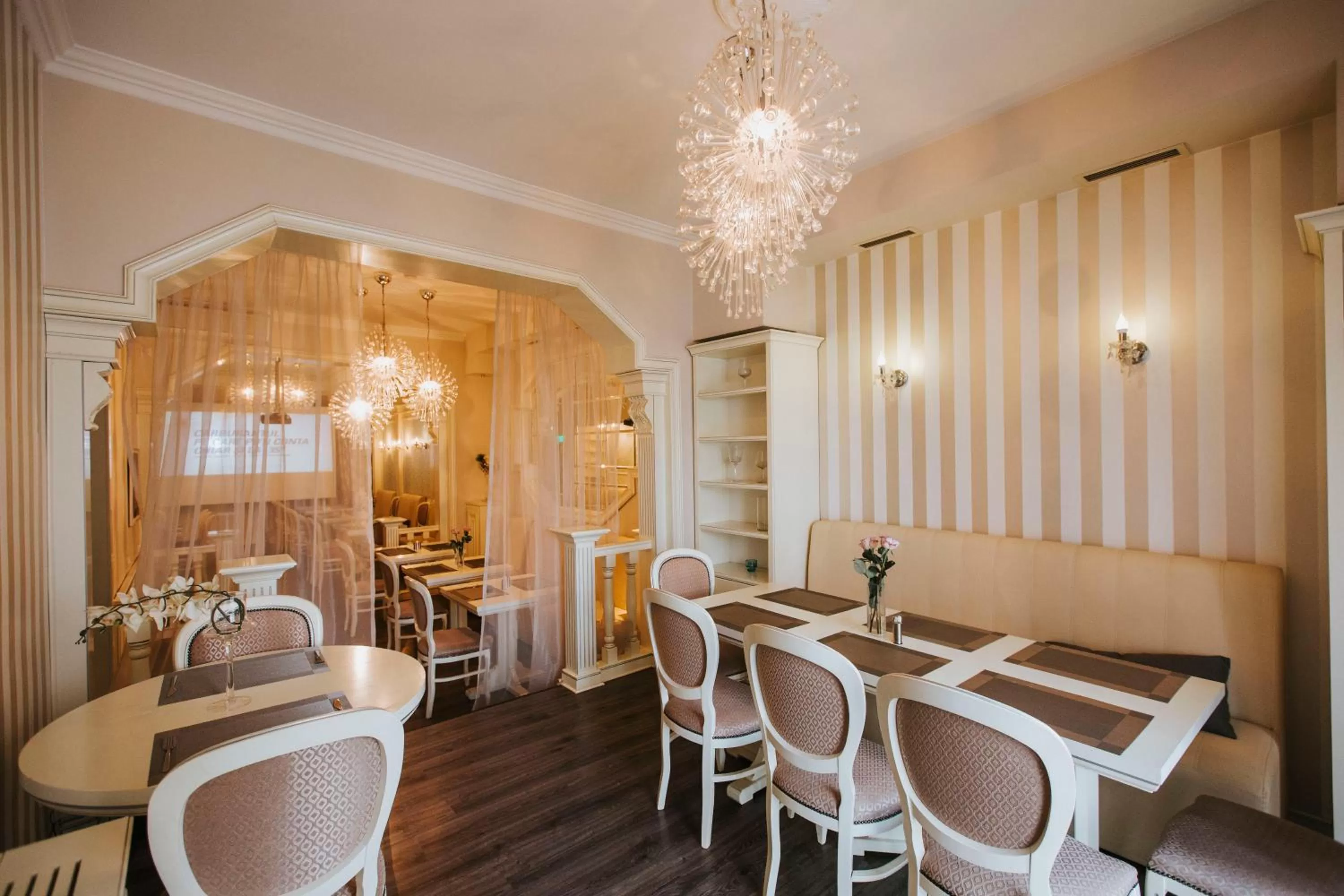 Restaurant/places to eat in Carol Boutique - Vila Cornelia