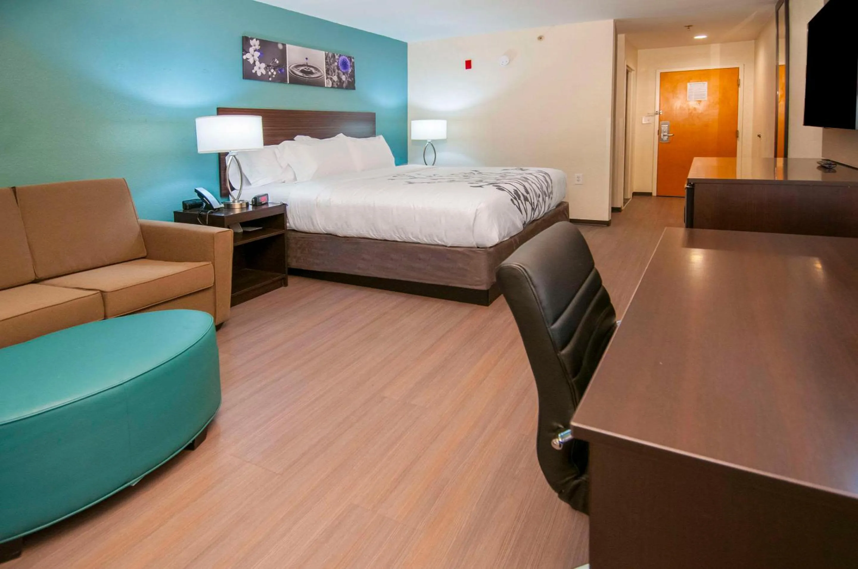 Bedroom, Bed in Sleep Inn & Suites