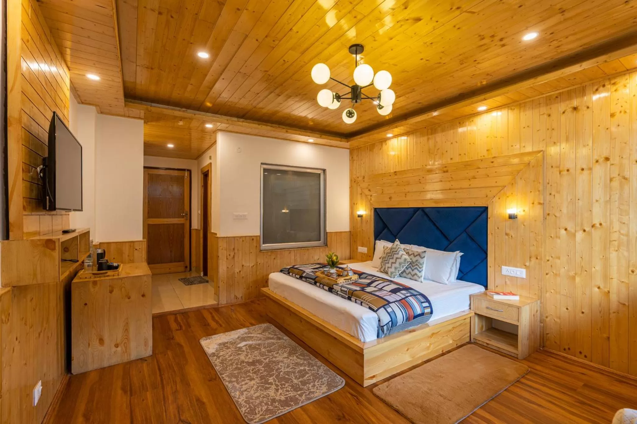 TV and multimedia, Bed in The 14 Gables, A Boutique Stay