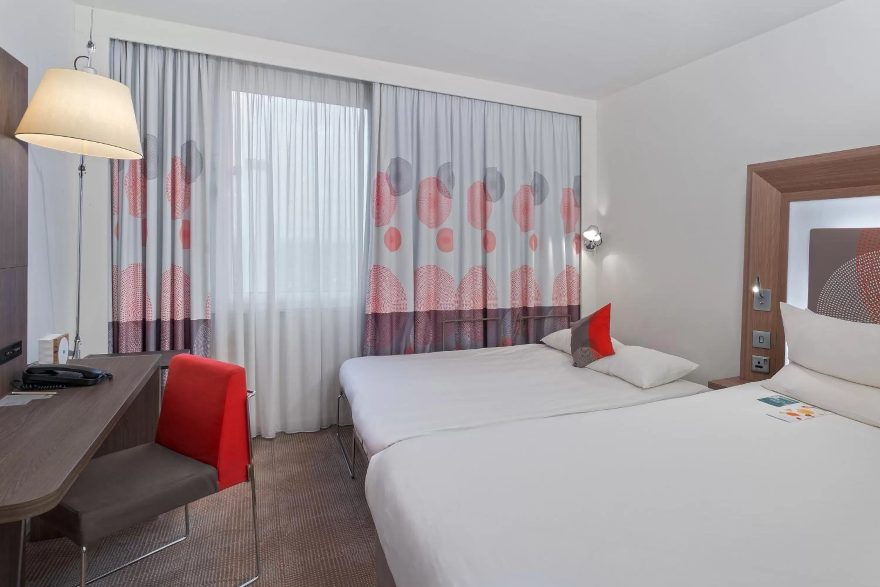 Bedroom, Bed in Novotel London Excel