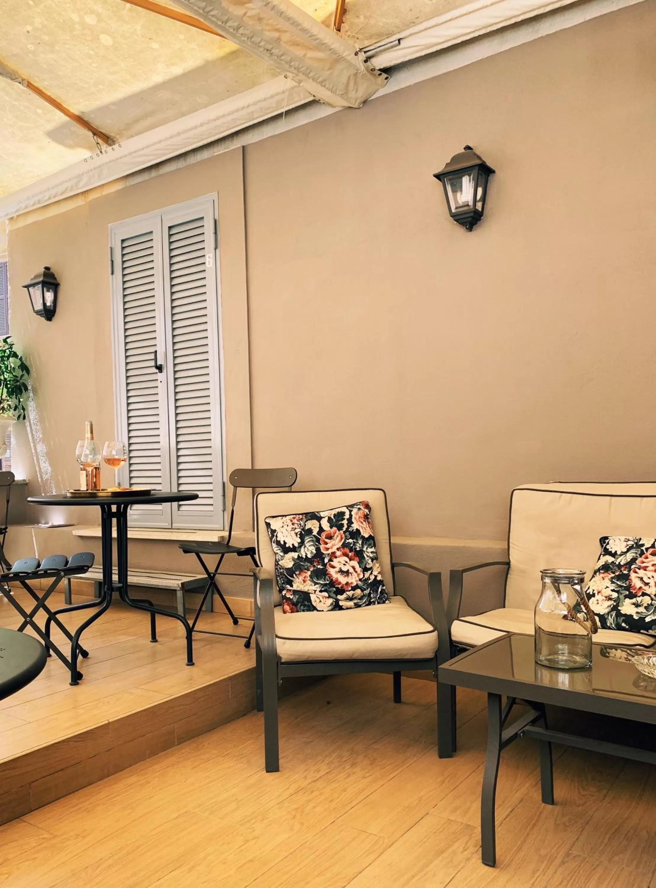 Breakfast in Little Queen Suite