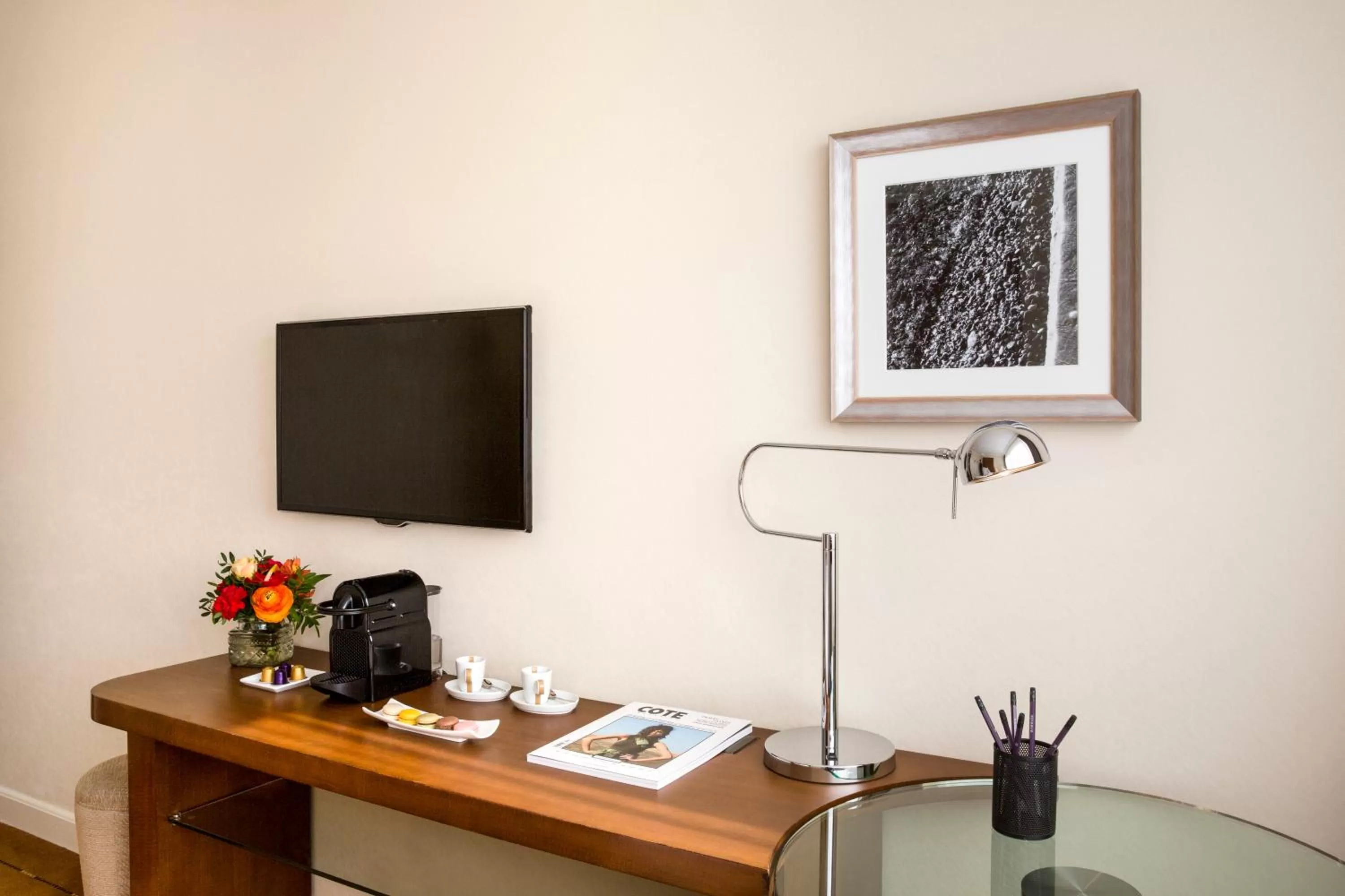 TV and multimedia in Warwick Geneva