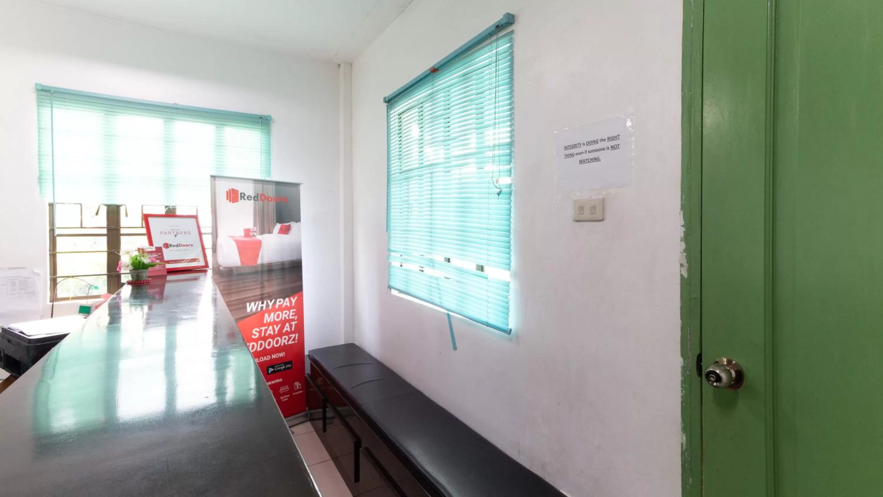 Lobby or reception in RedDoorz @ Picas Sagkahan Tacloban