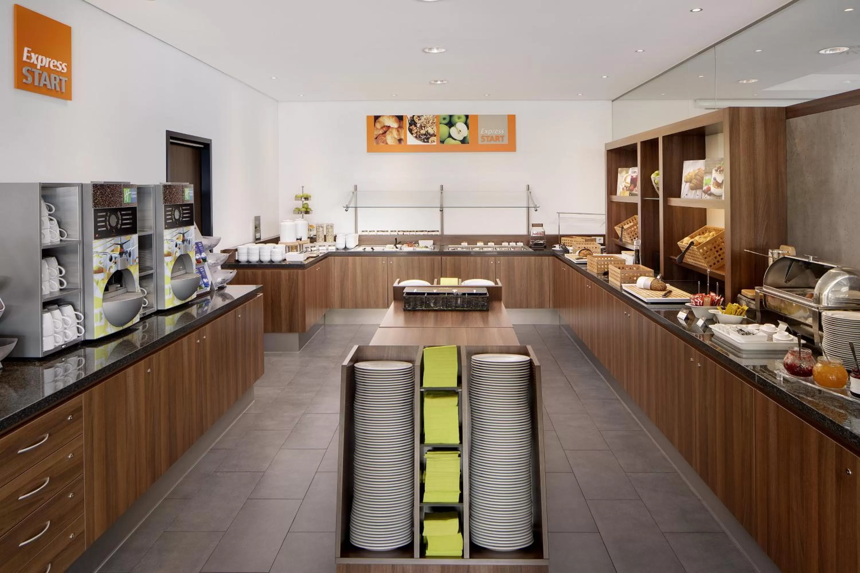 Breakfast in Holiday Inn Express Bremen Airport by IHG