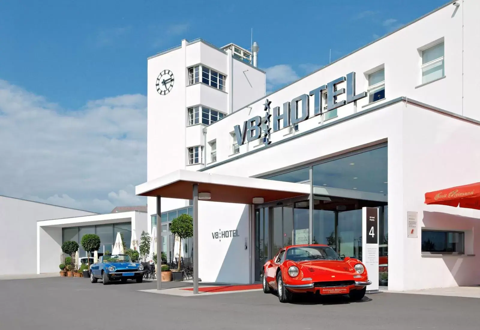 V8 HOTEL Classic Motorworld Region Stuttgart V8 HOTEL Classic Motorworld Region Stuttgart