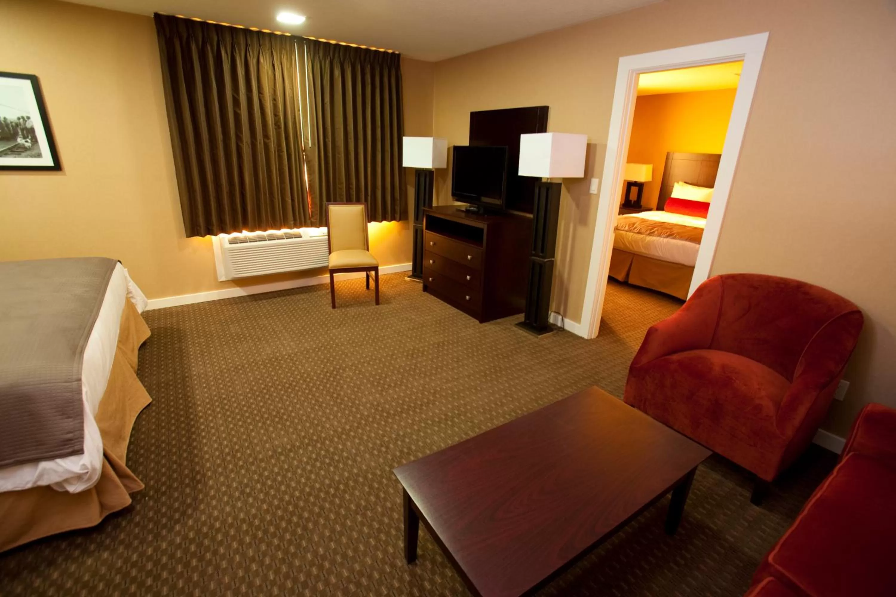 Photo of the whole room, Bed in Celilo Inn