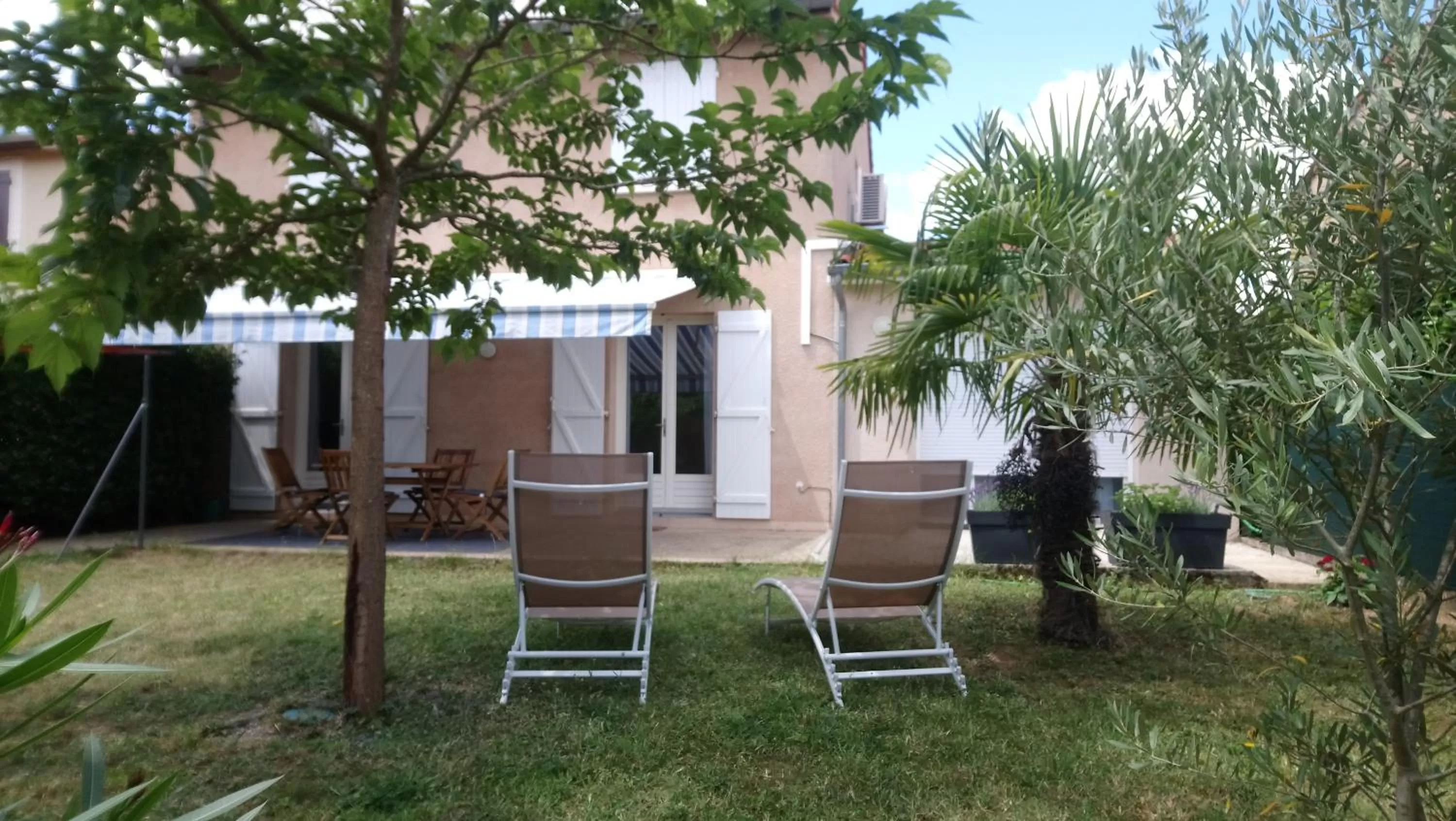 Property building in Fleurs de Cosmos