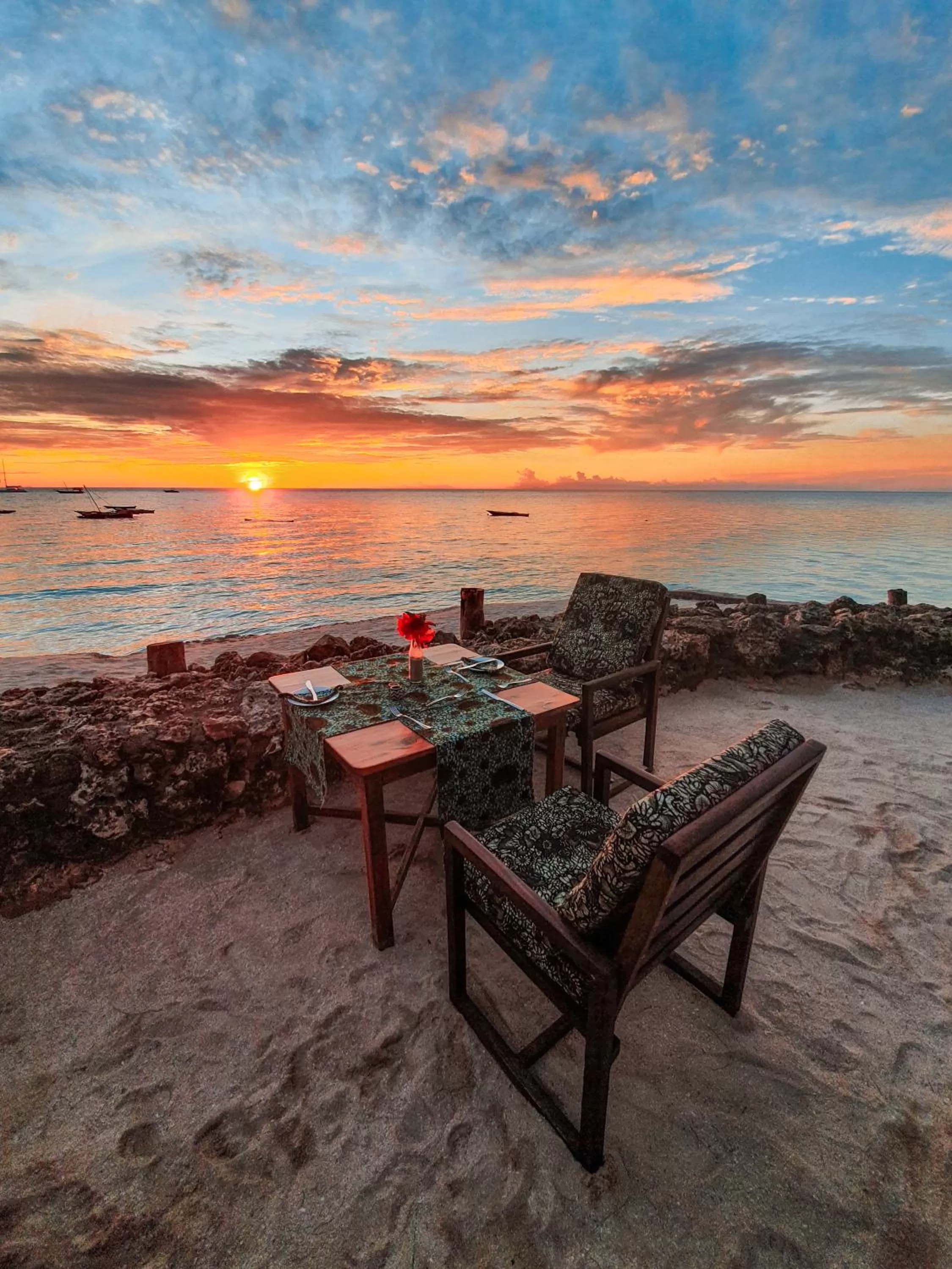 Restaurant/places to eat in Flame Tree Cottages