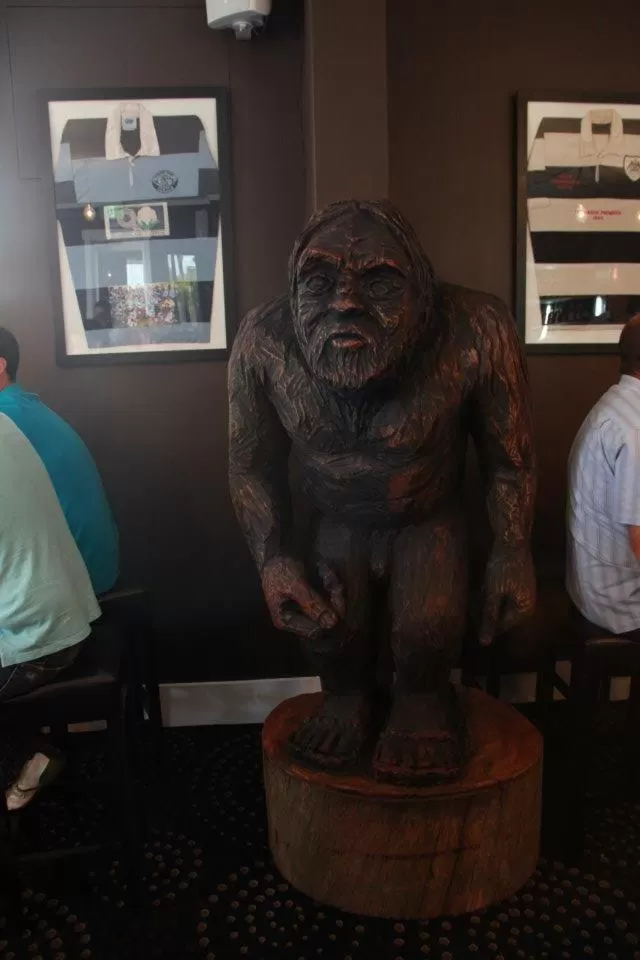 Decorative detail in Crossroads Hotel