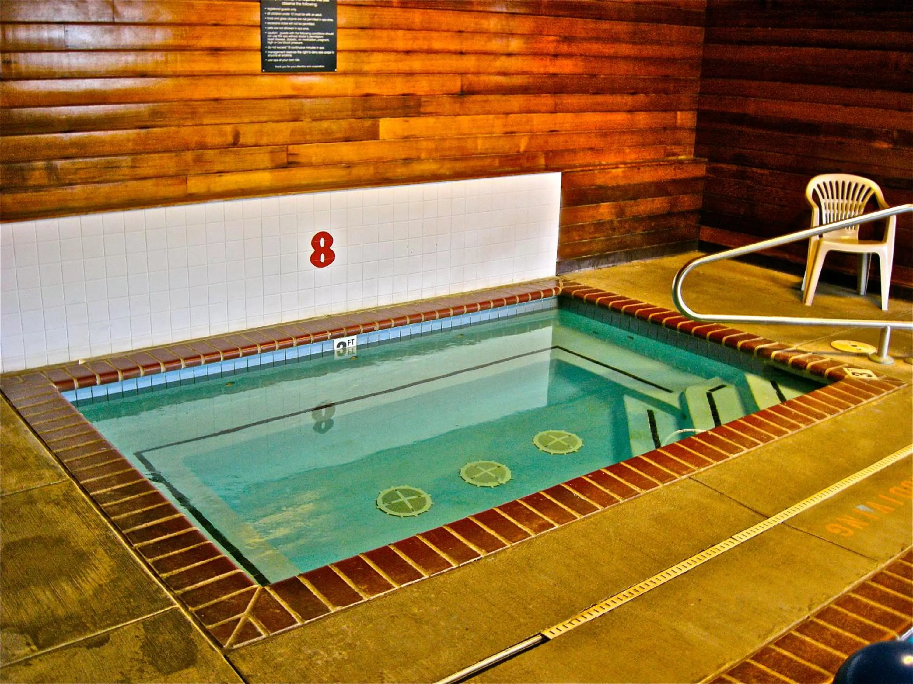 Hot Tub in Super 8 by Wyndham Baker City