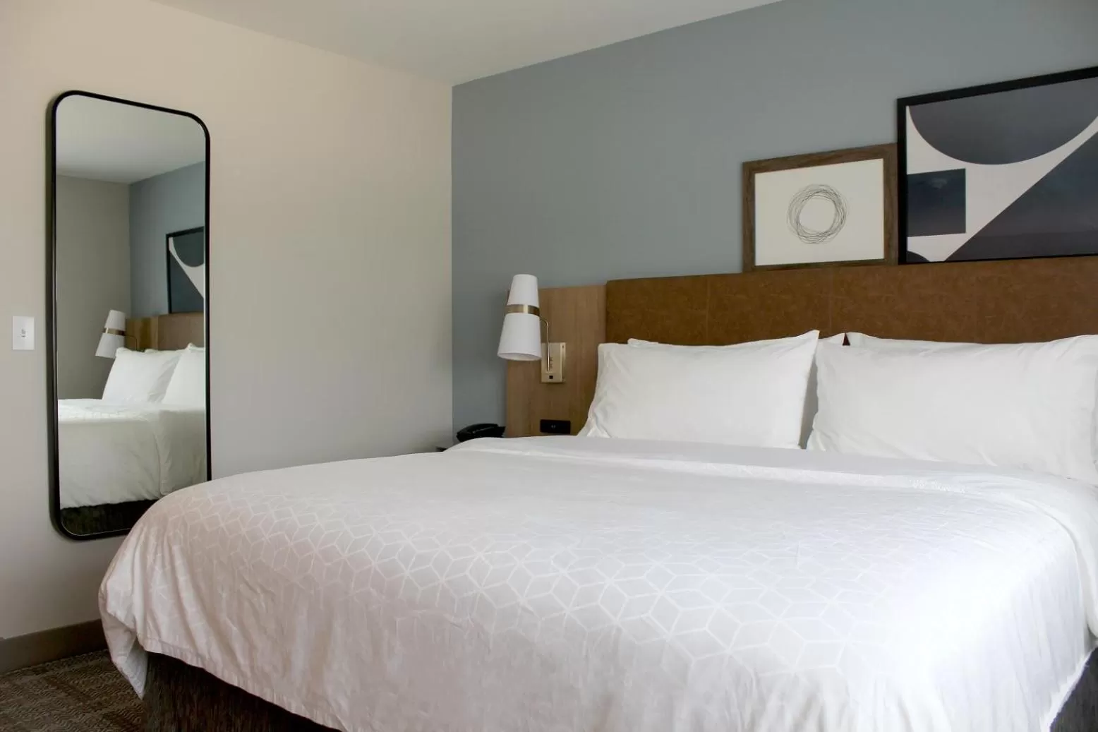 Bed in Staybridge Suites - Iowa City - Coralville by IHG