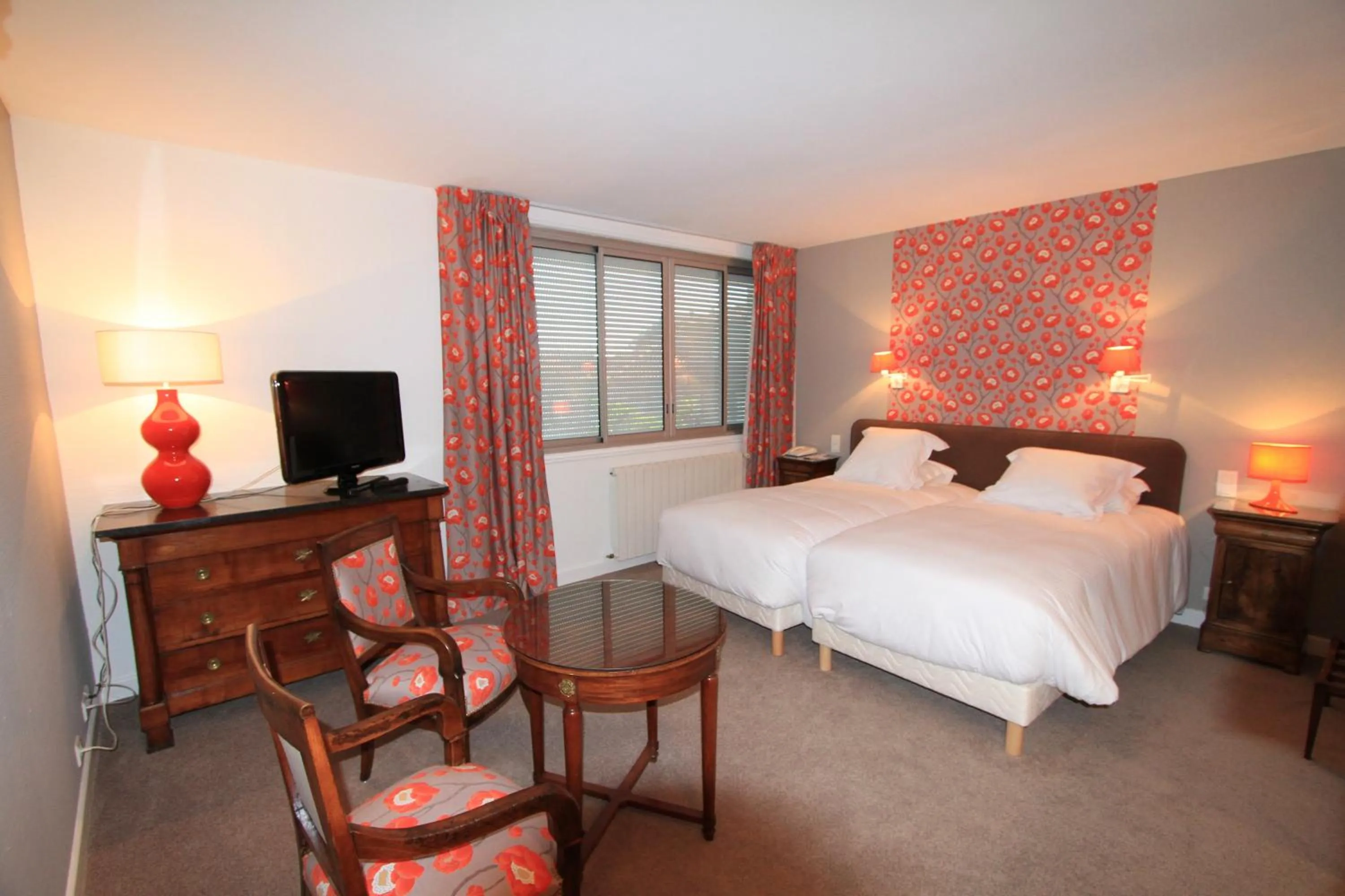 Photo of the whole room, Bed in Hostellerie Du Grand Saint Antoine