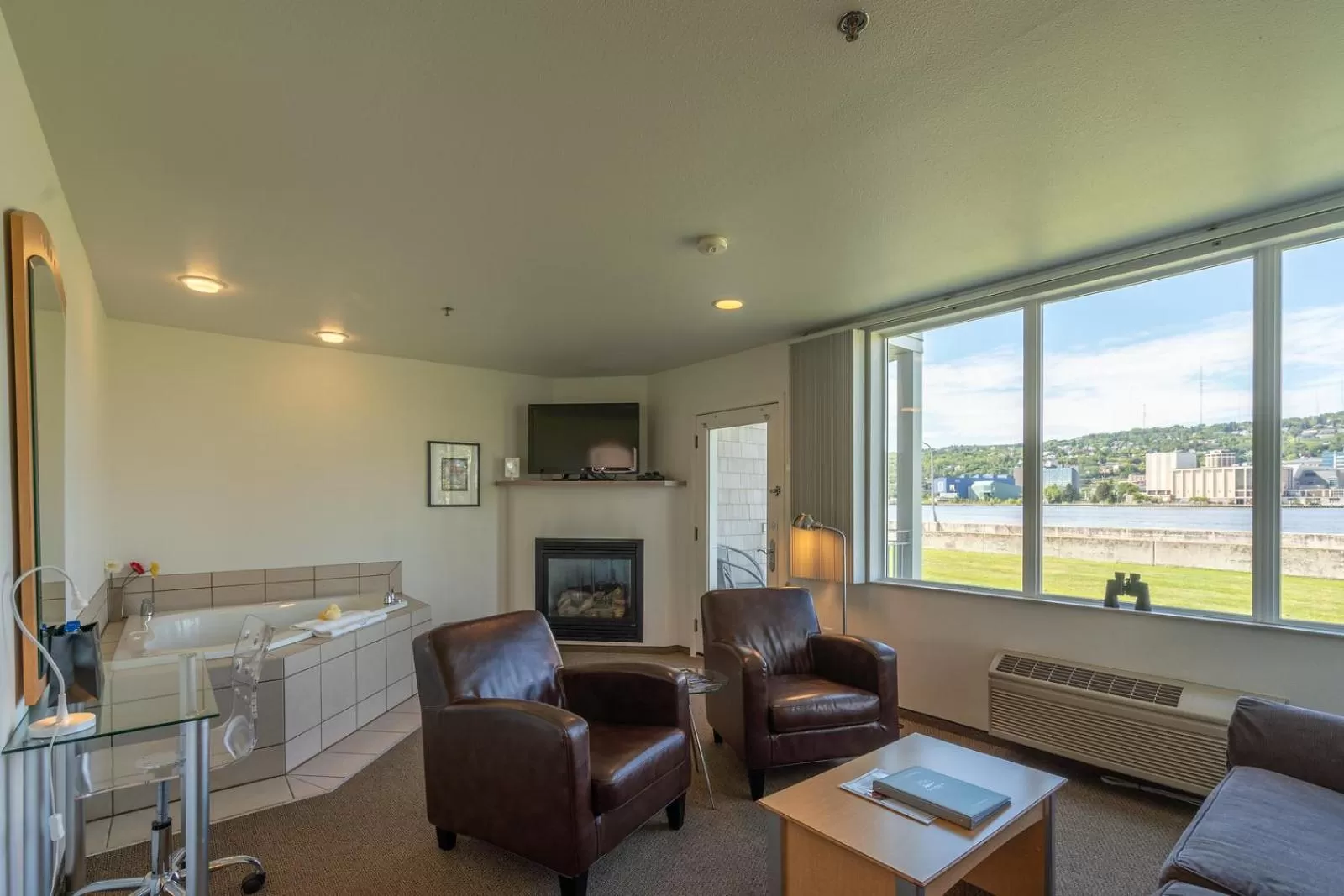 Living room in South Pier Inn