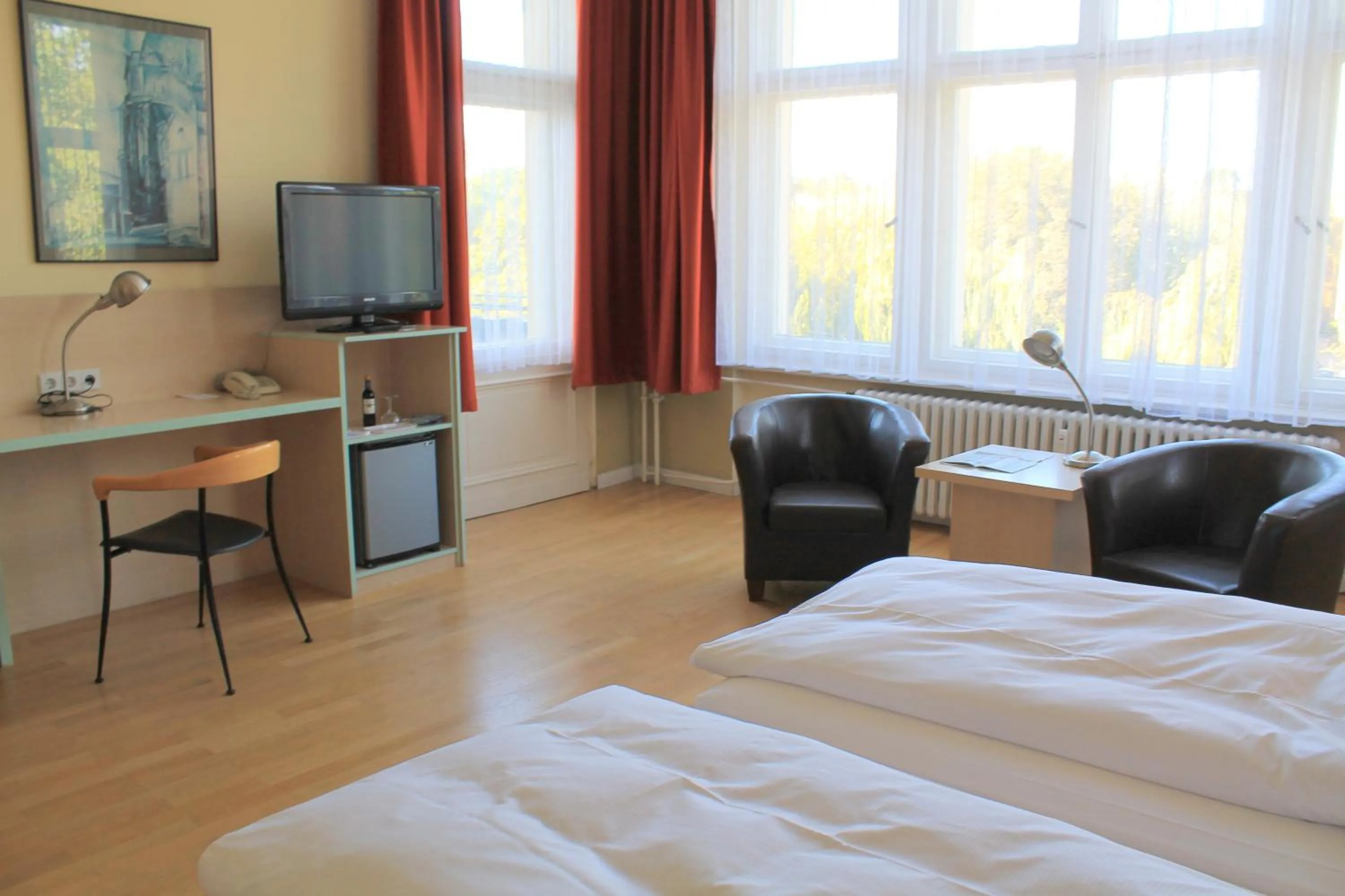 Photo of the whole room, Bed in Hotel Hansablick
