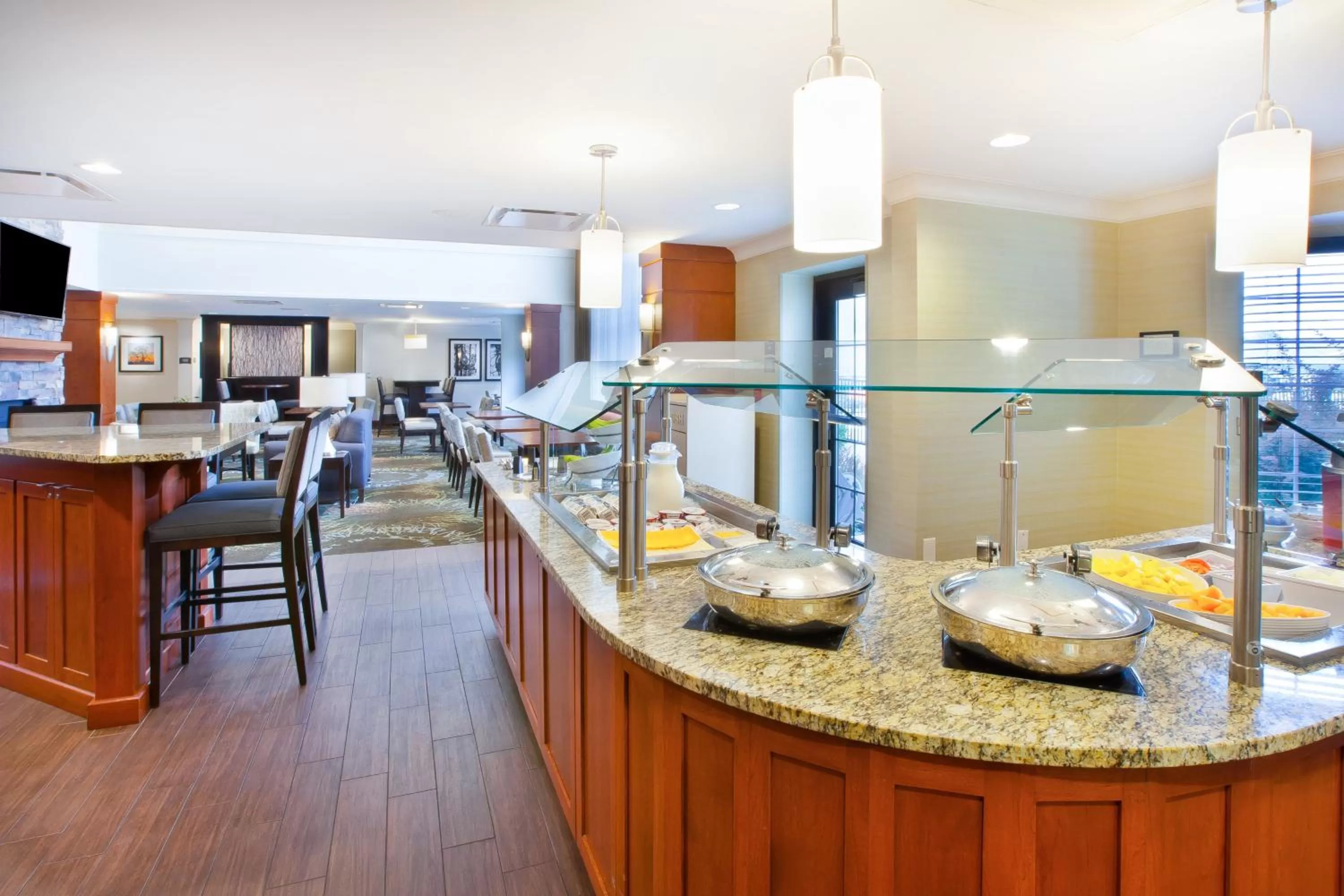 Breakfast in Staybridge Suites Cleveland Mayfield Heights Beachwood by IHG