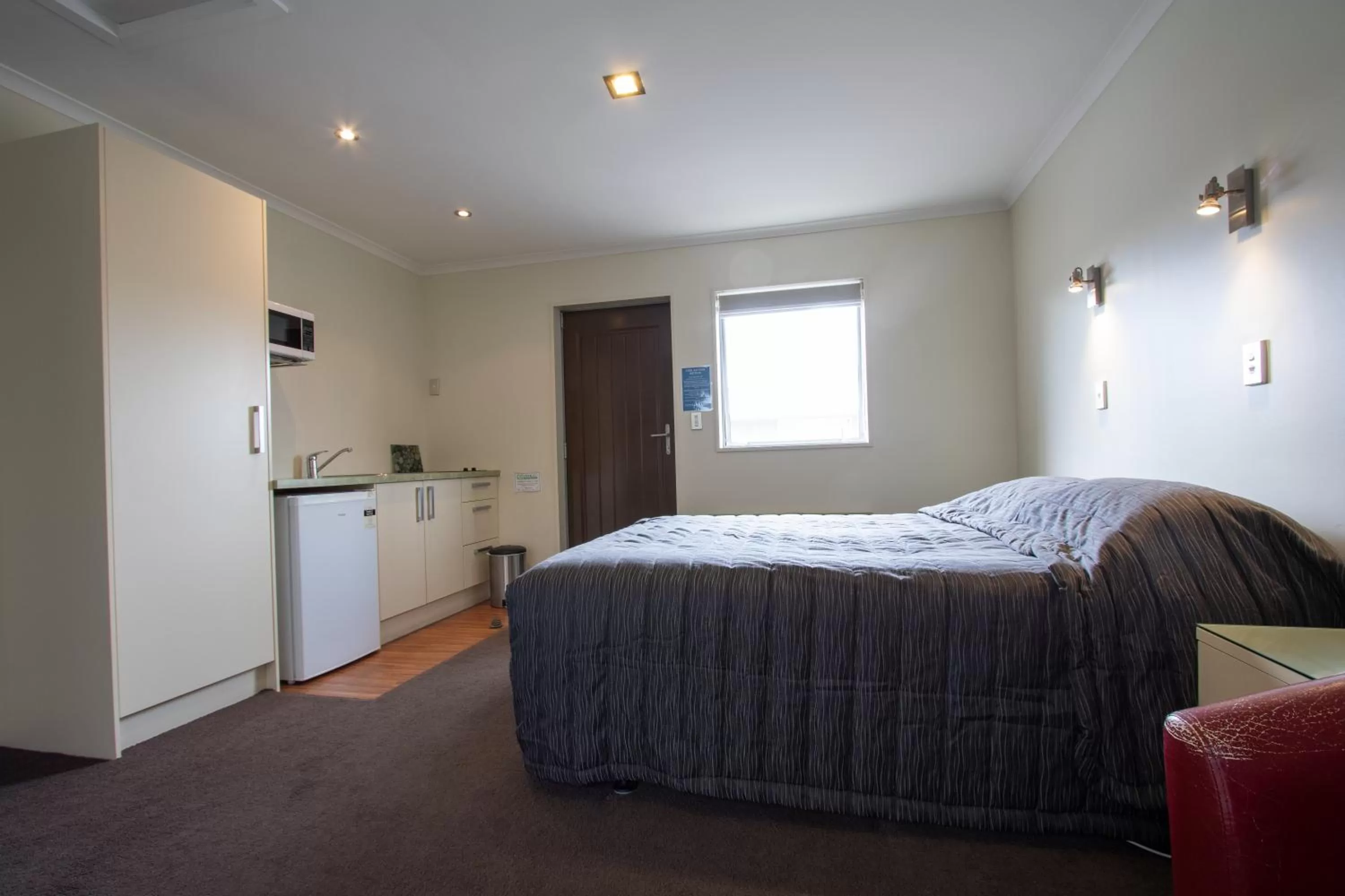 Bed in Annabelle Motel