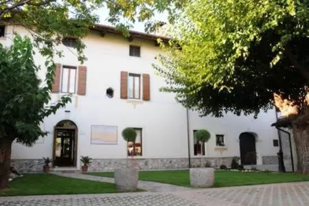 Facade/entrance in Casa Pellis