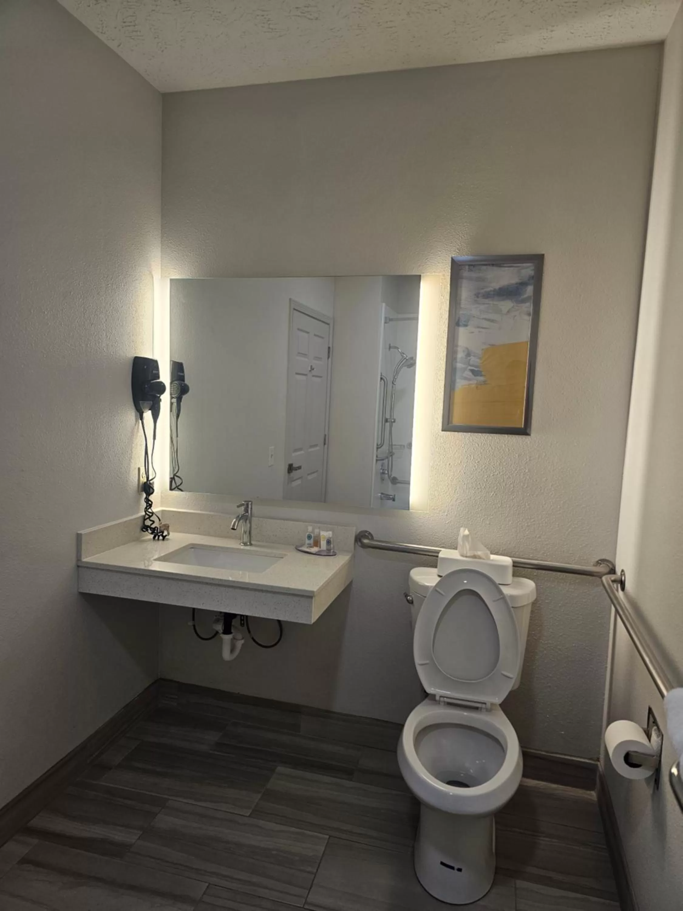 Bathroom in Comfort Inn Jackson I-40