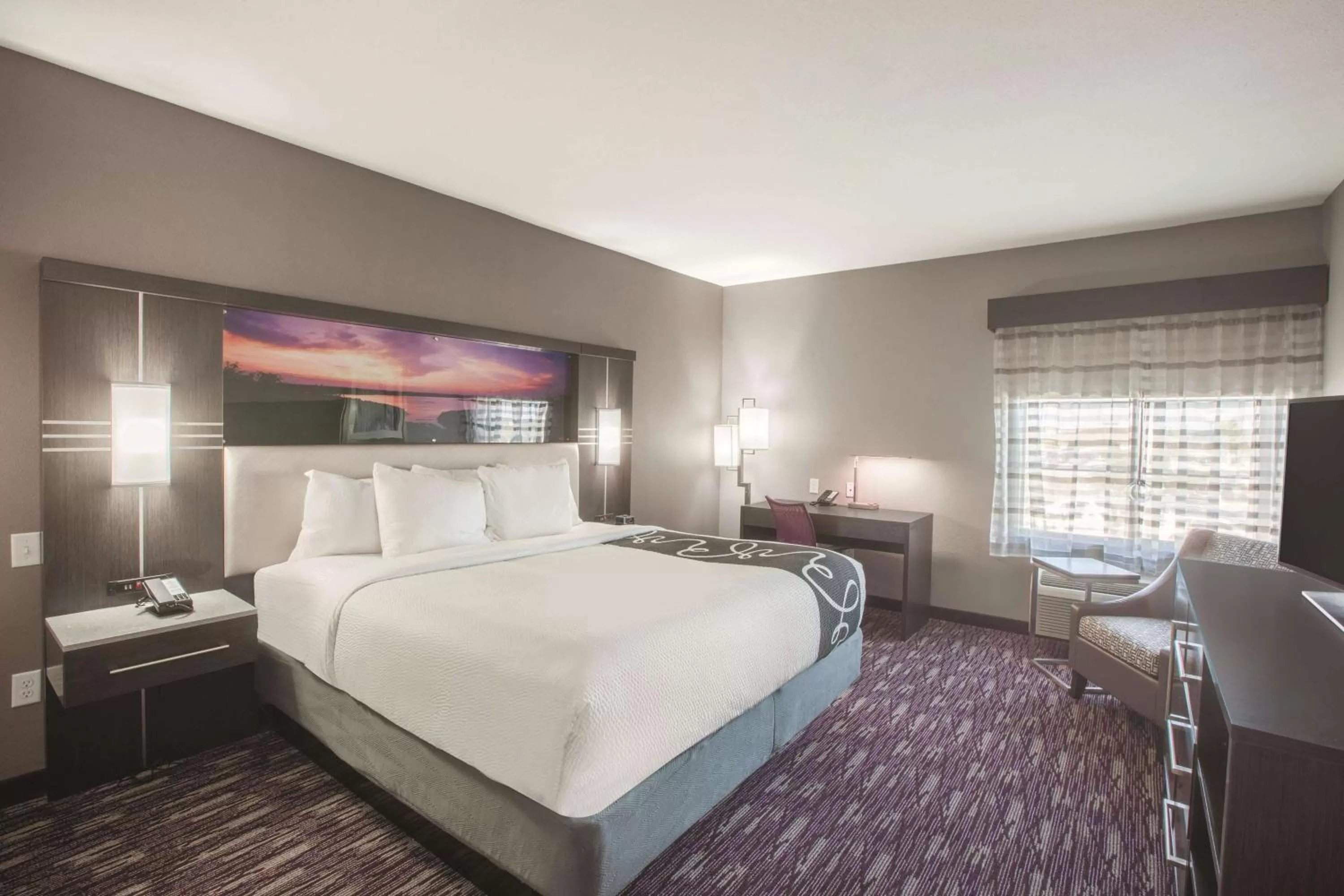 King Room with Bath Tub - Mobility/Hearing Accessible - Non-Smoking in La Quinta by Wyndham Kingsville