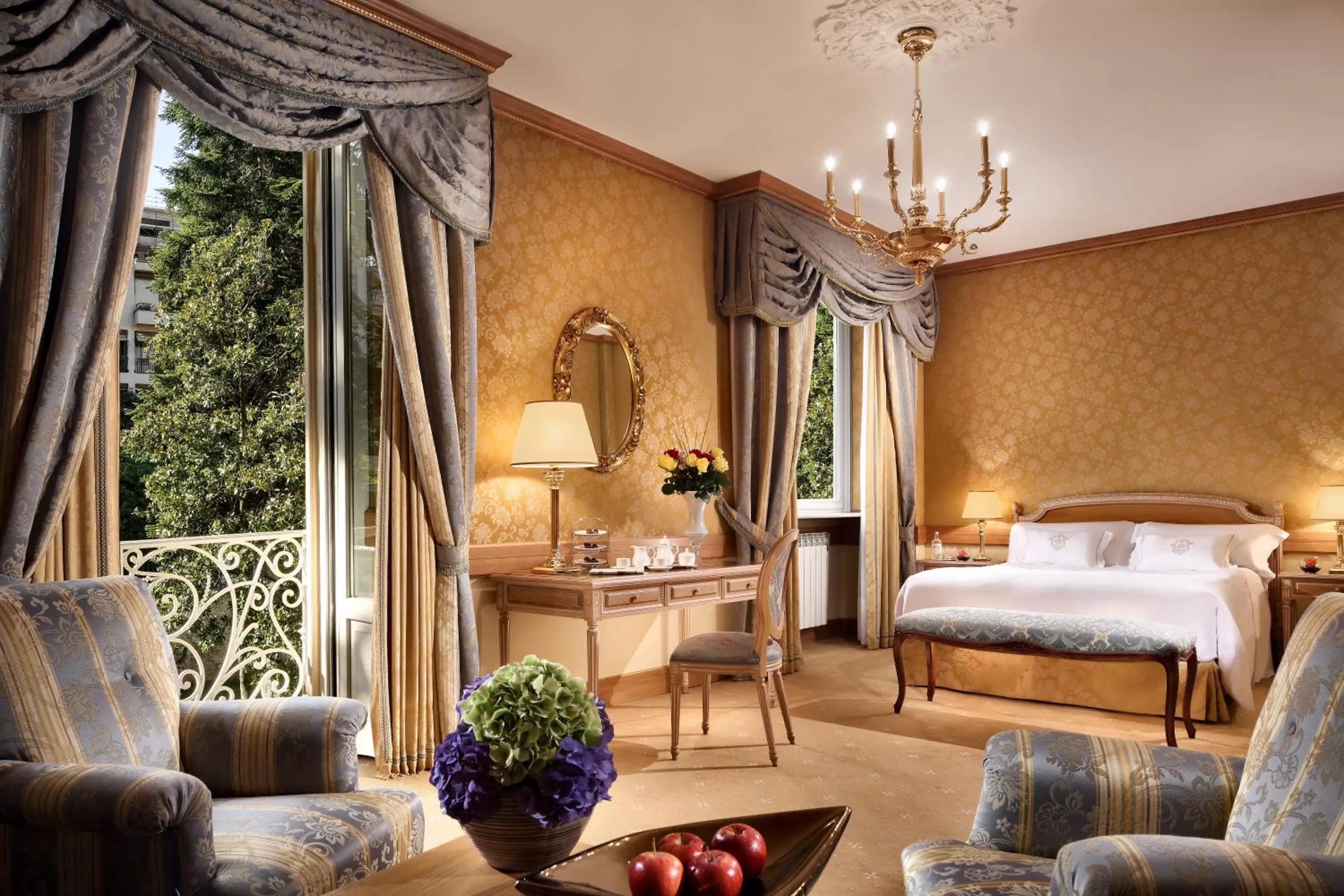 Photo of the whole room, Bed in Hotel Splendide Royal