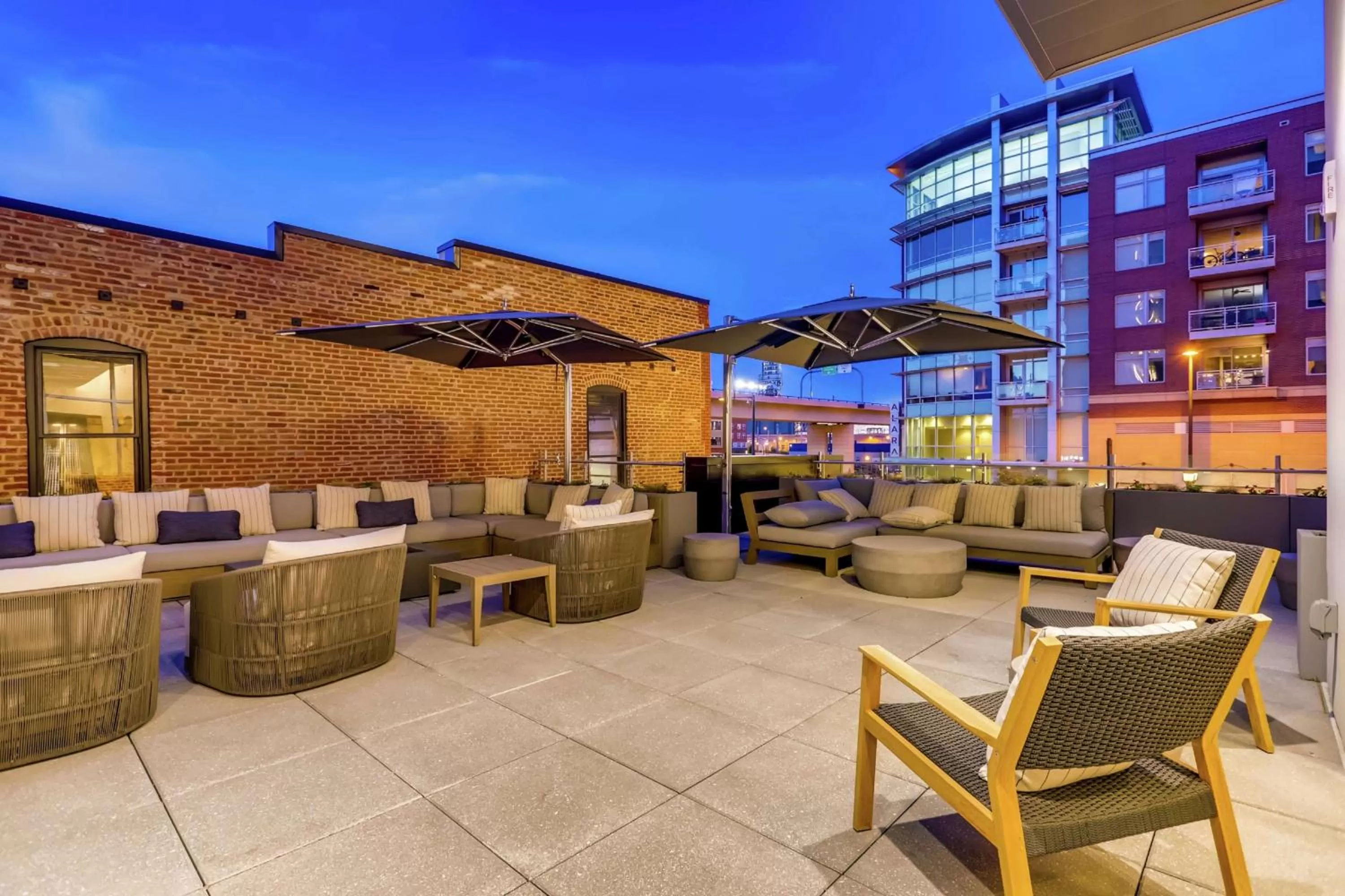 Patio in Hilton Garden Inn Denver Union Station