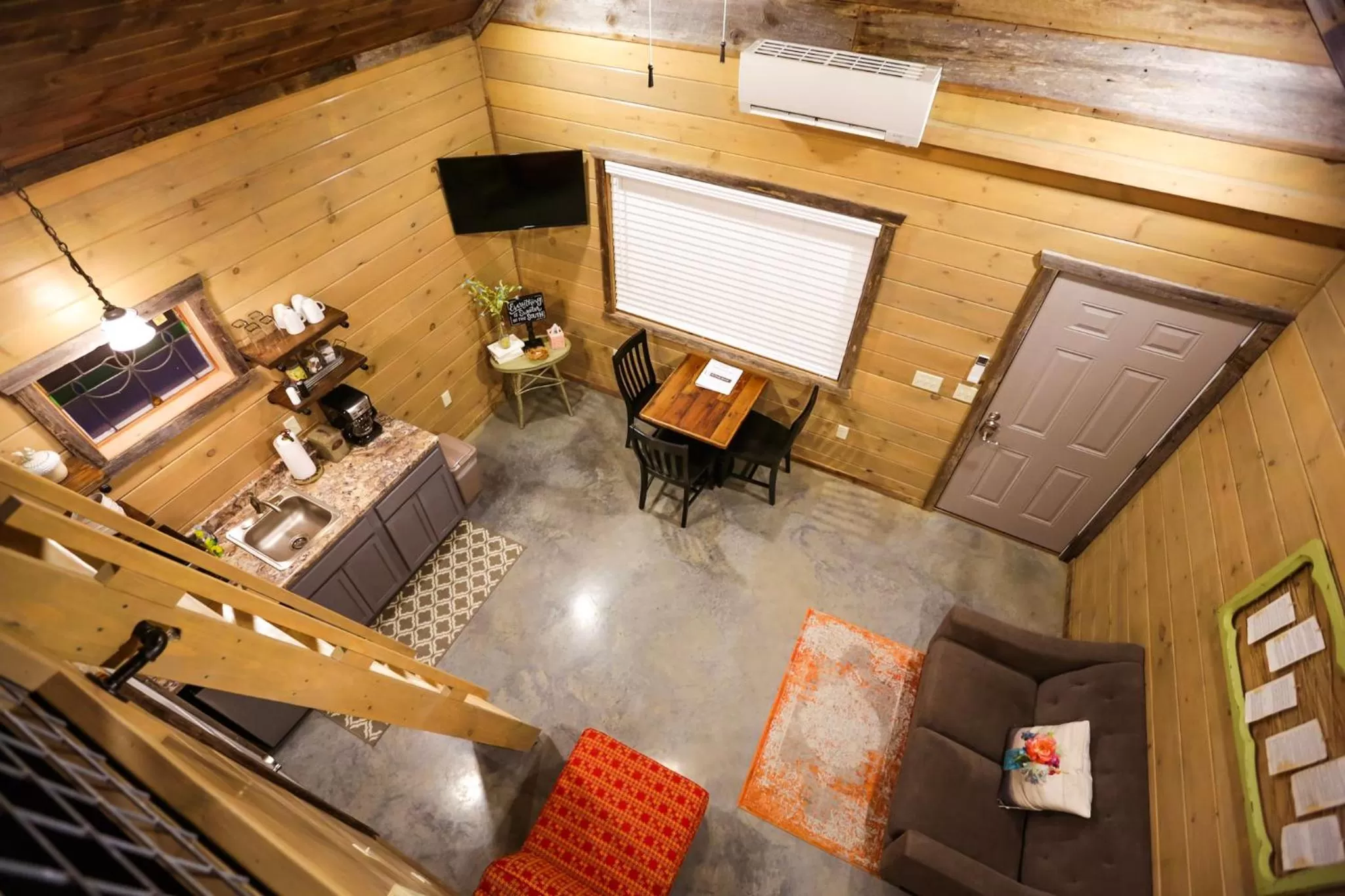 TV and multimedia, Restaurant/Places to Eat in Knotty Squirrel Cabins