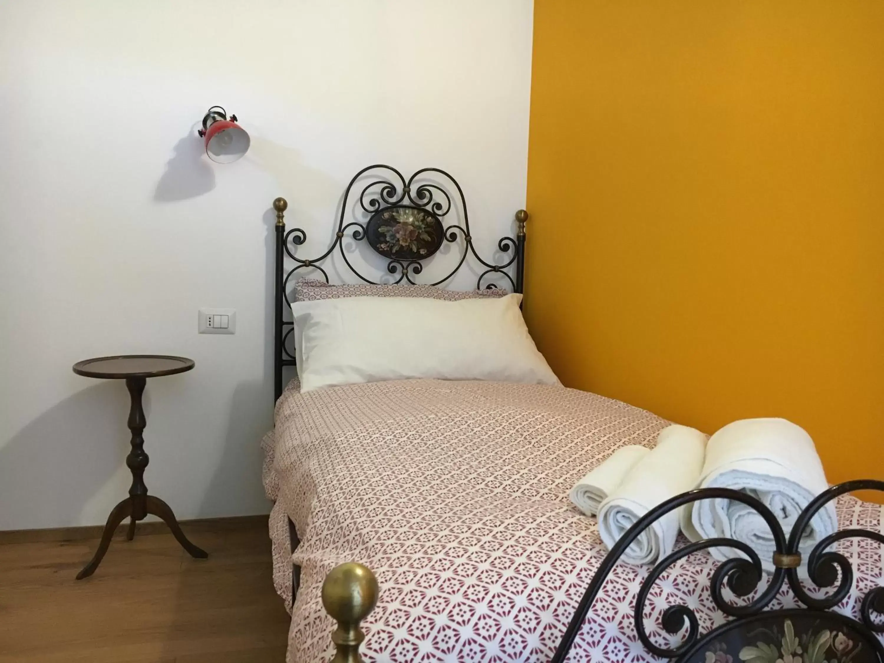 Single Room with Garden View - single occupancy in Elleboro Single Room with Garden View - single occupancy in Elleboro