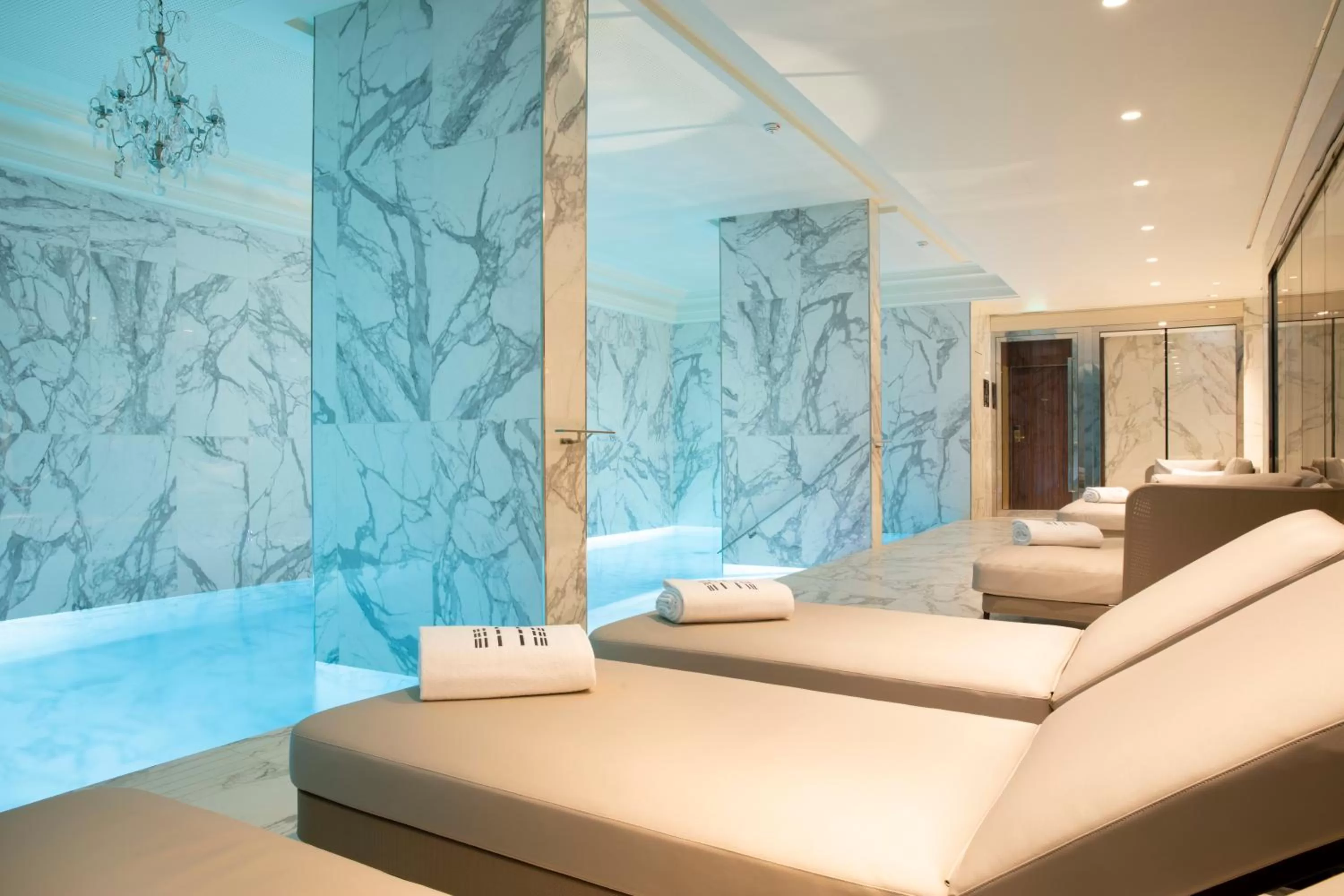 Swimming pool in Le Damantin Hôtel & Spa