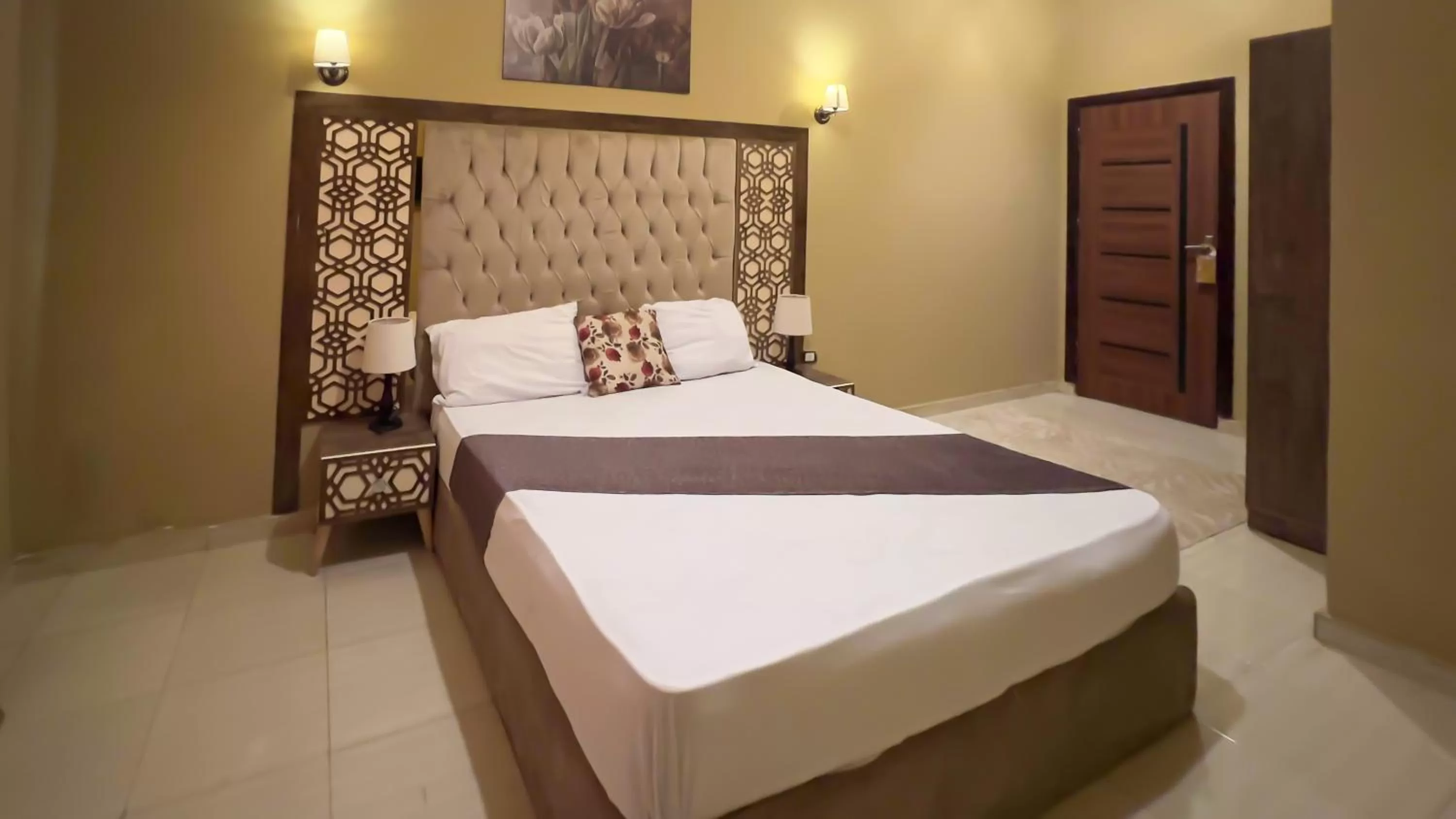 Bedroom, Bed in King Cheops Inn - Pyramid View