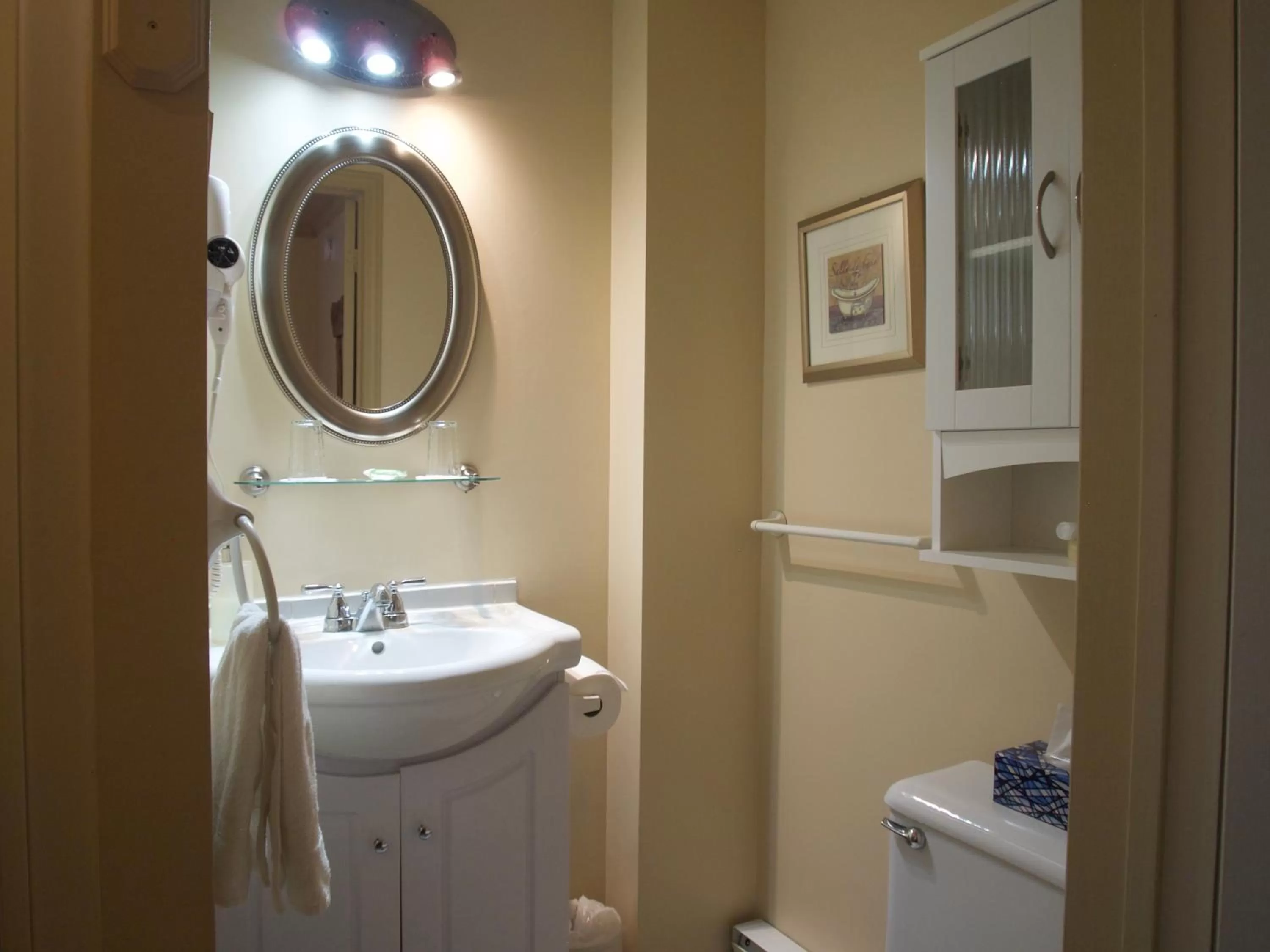 Bathroom in Au Manoir de la rue Merry