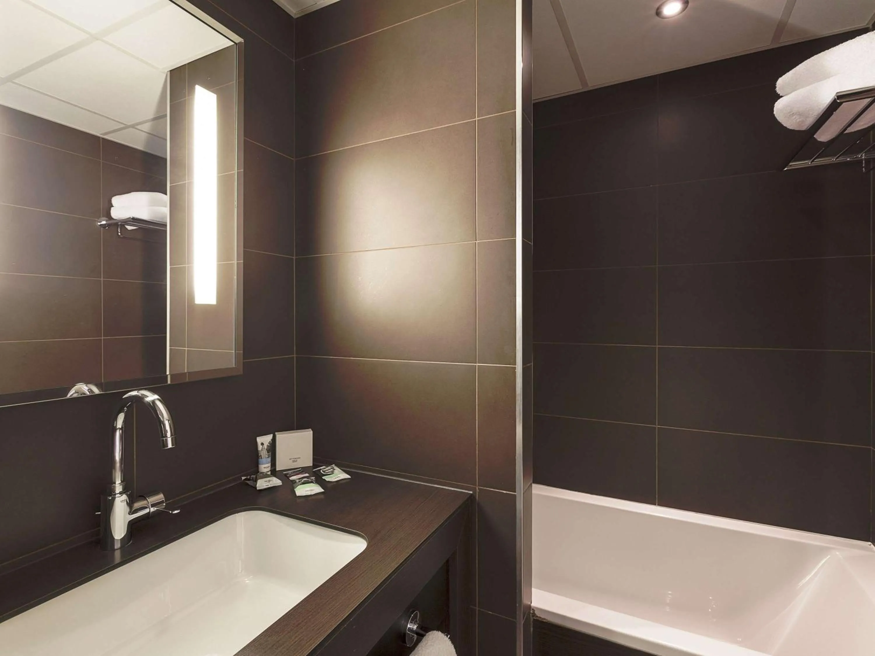 Photo of the whole room in Mercure Vichy Thermalia