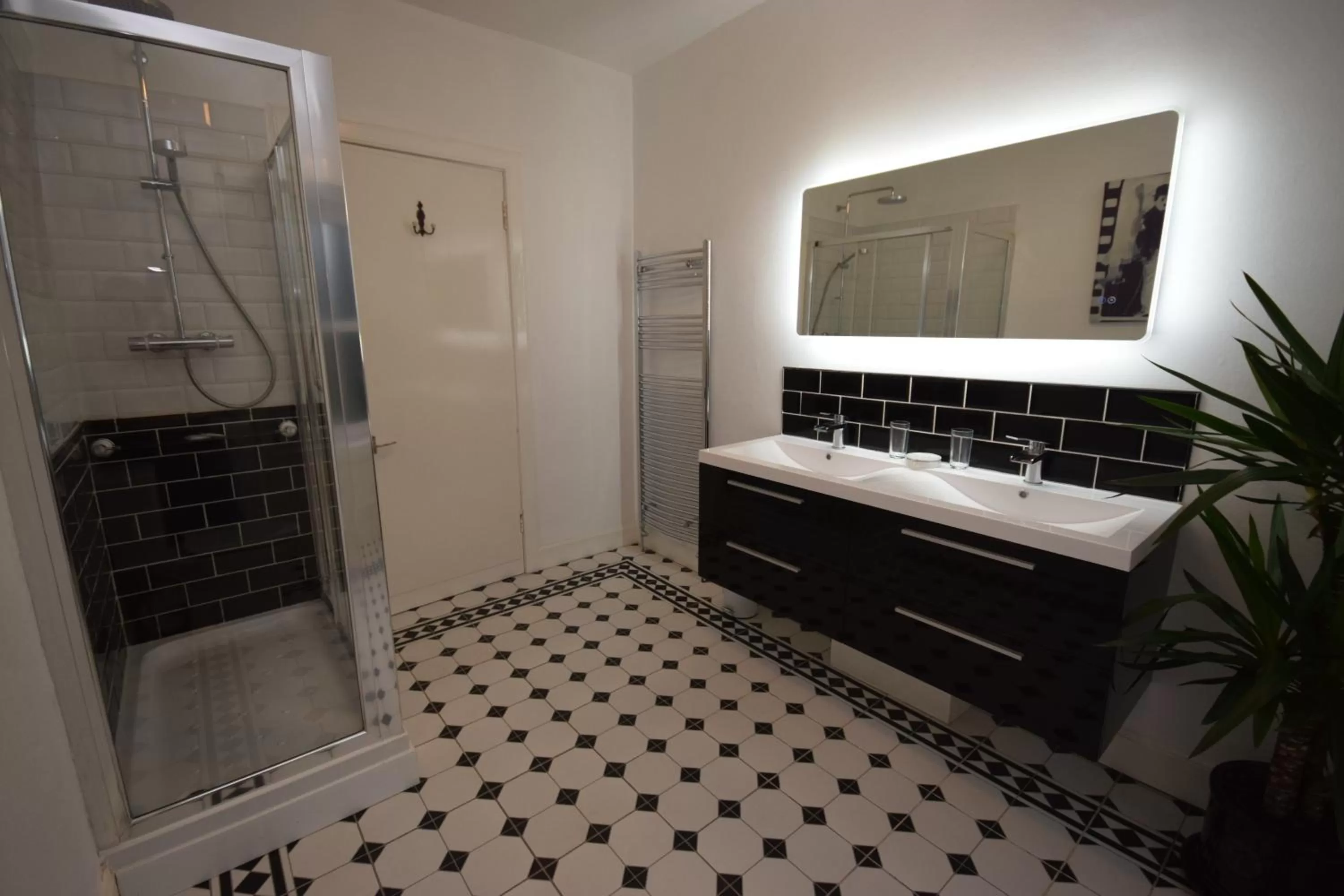 Shower in Croft Na Coille