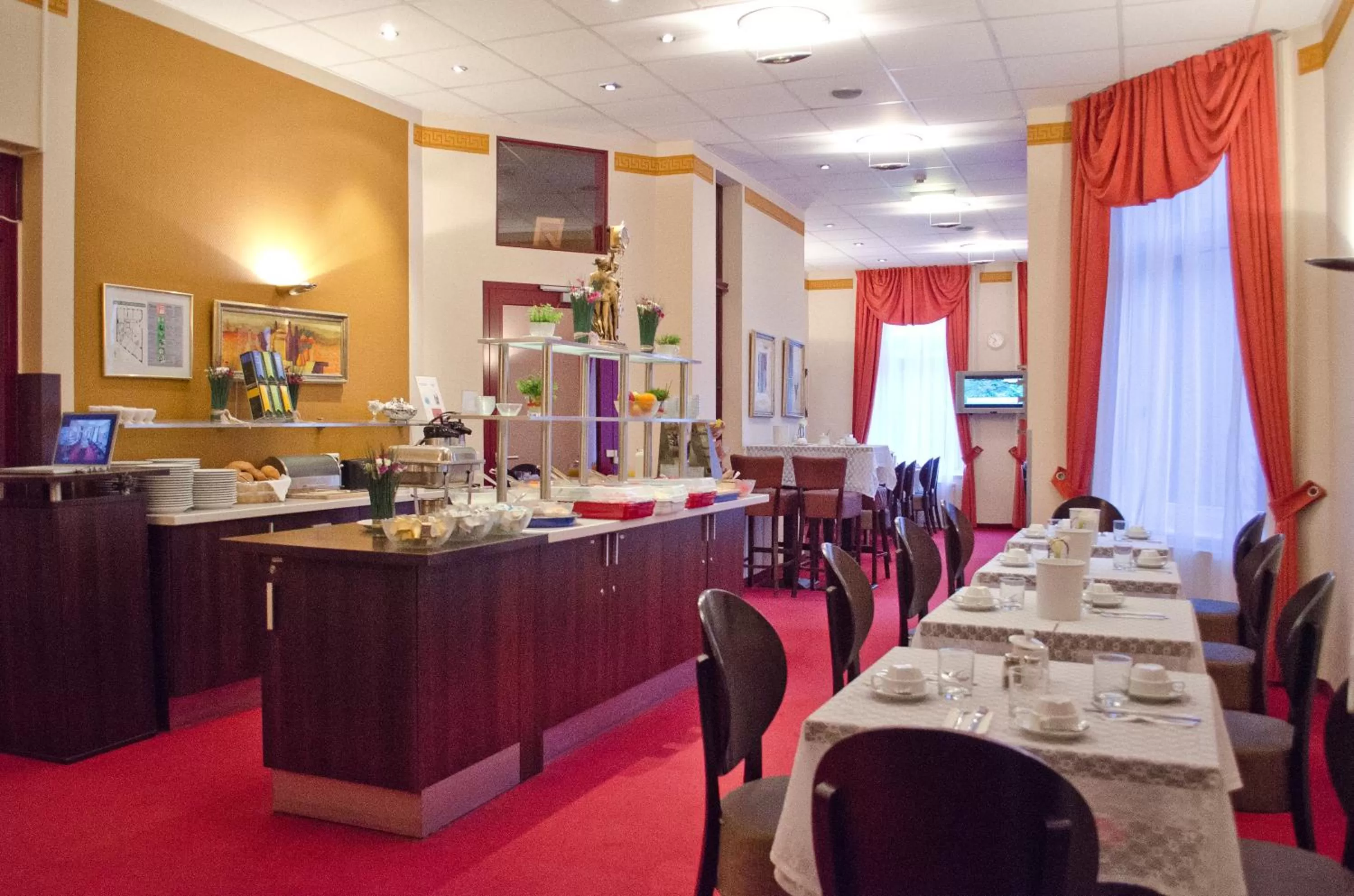 Restaurant/places to eat in Hotel Polo am ZOB