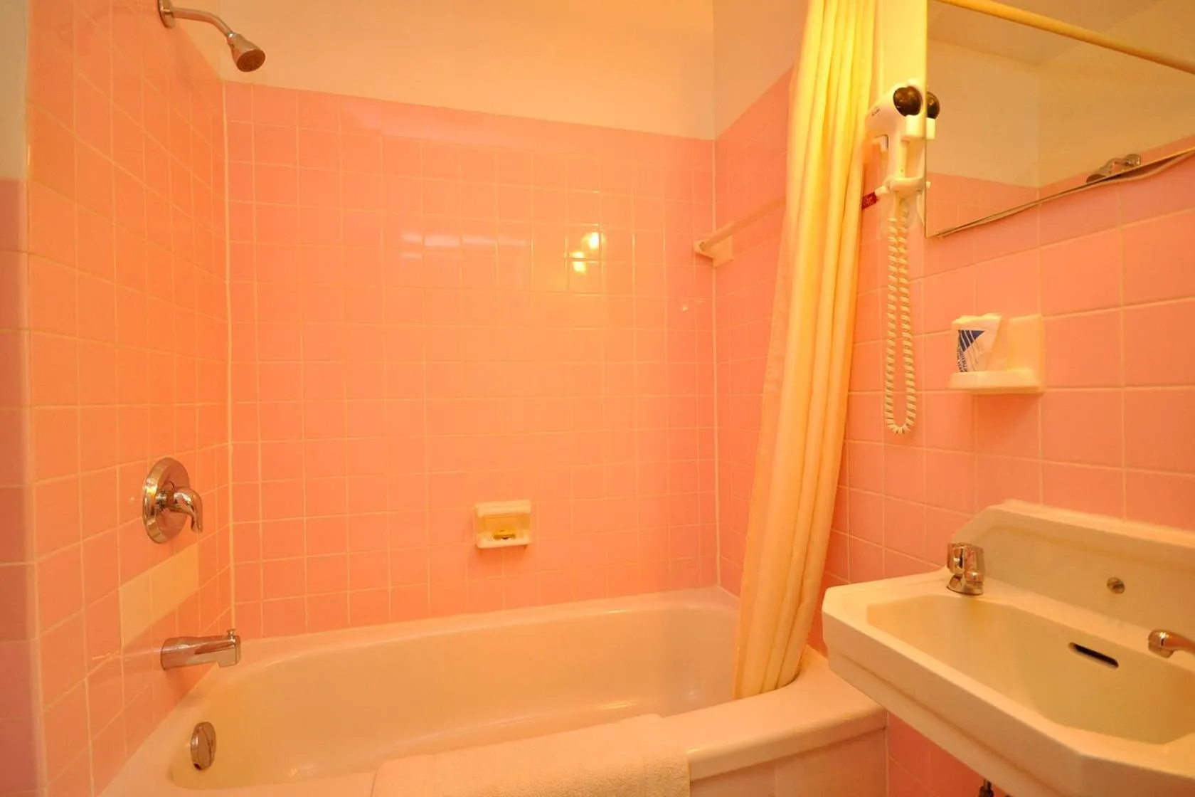 Bathroom in Braeside Country Inn