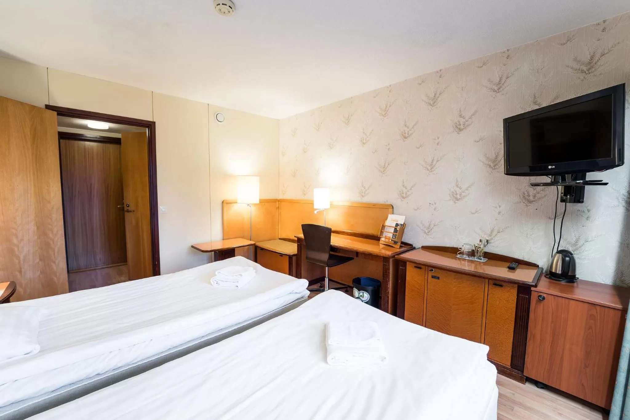 TV and multimedia, Bed in Budget Hotel Raahe