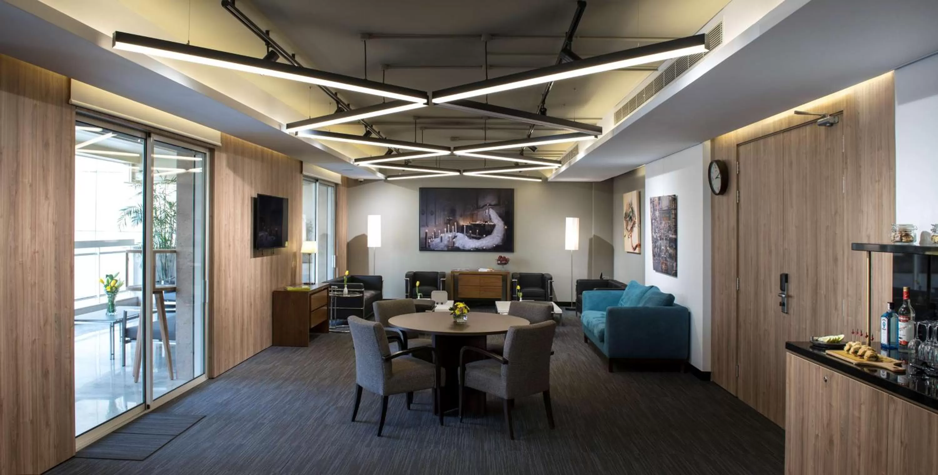 Lounge or bar in Radisson Blu Hotel, Beirut Verdun