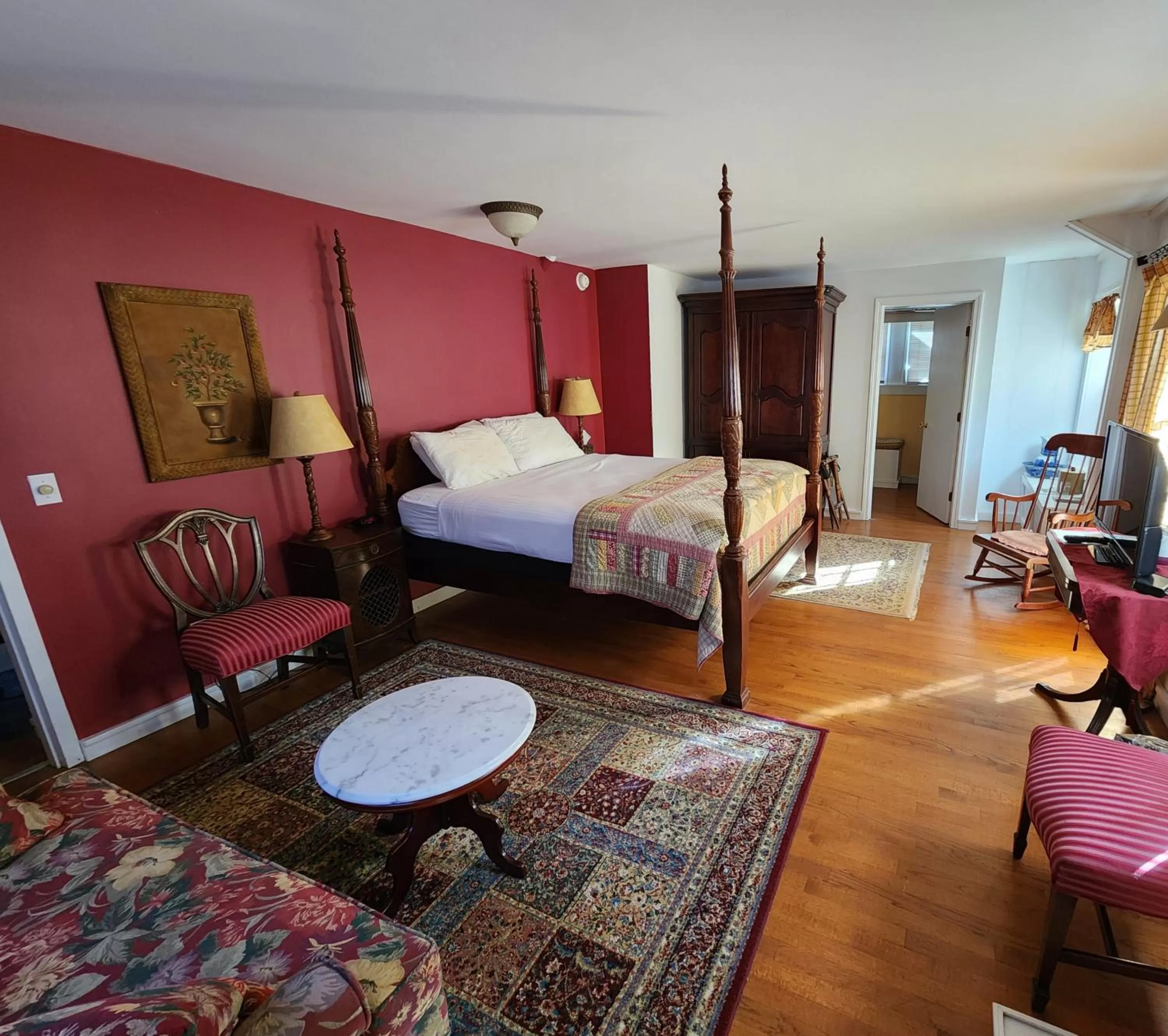 Photo of the whole room, Bed in Arlington Inn & Spa